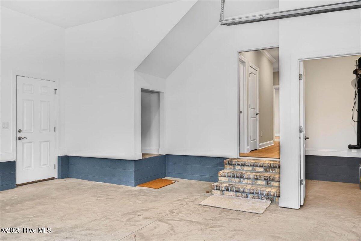 100546300 | Photo 47