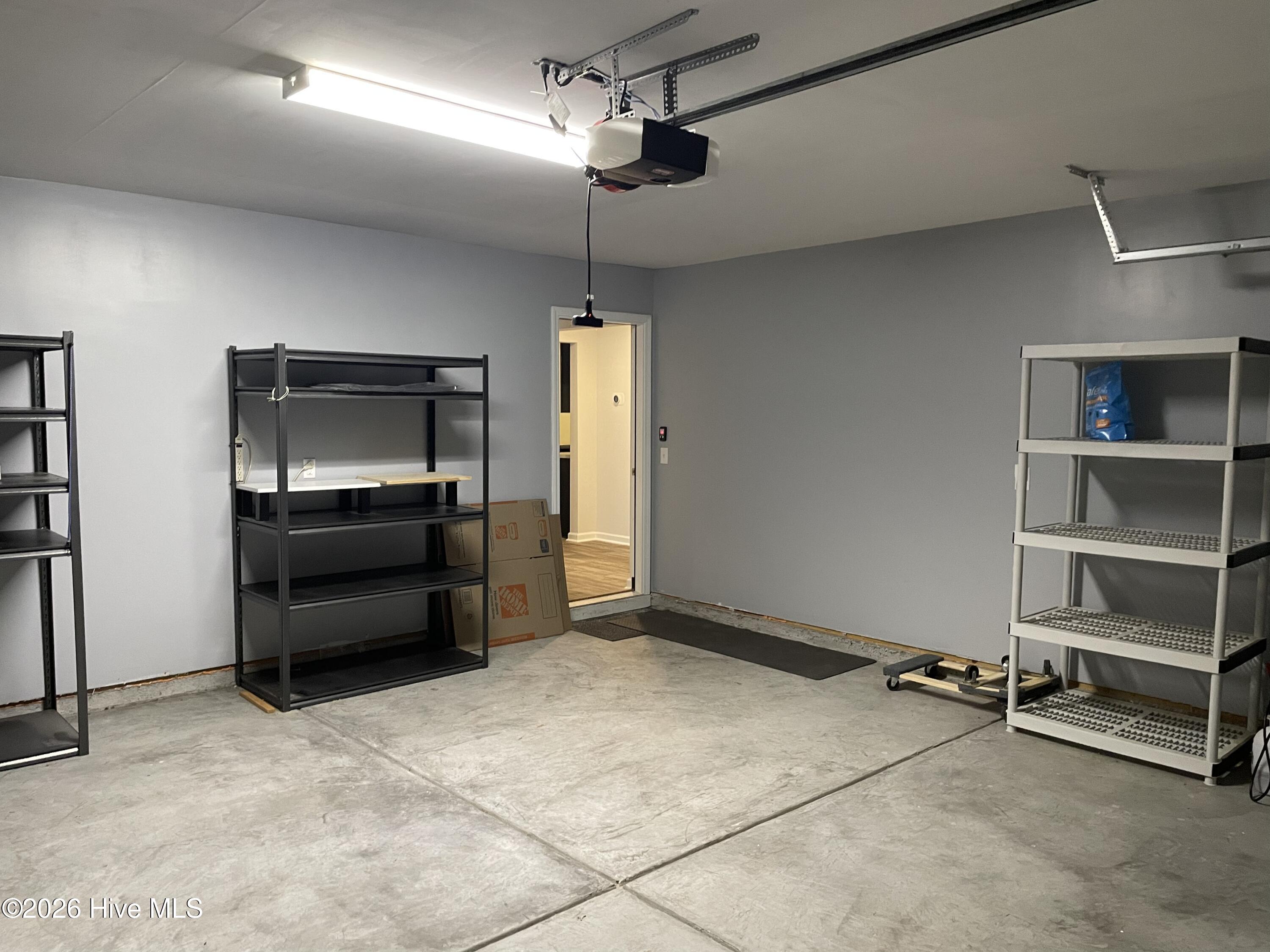 100562231 | Photo 40