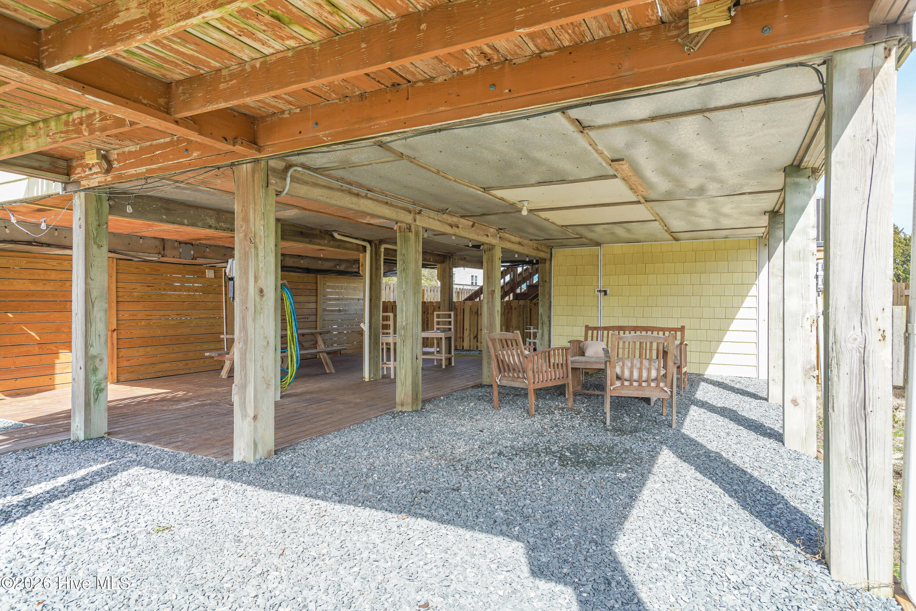 100559140 | Photo 35