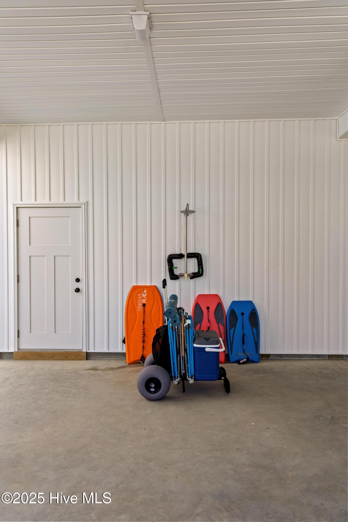 100498543 | Photo 113