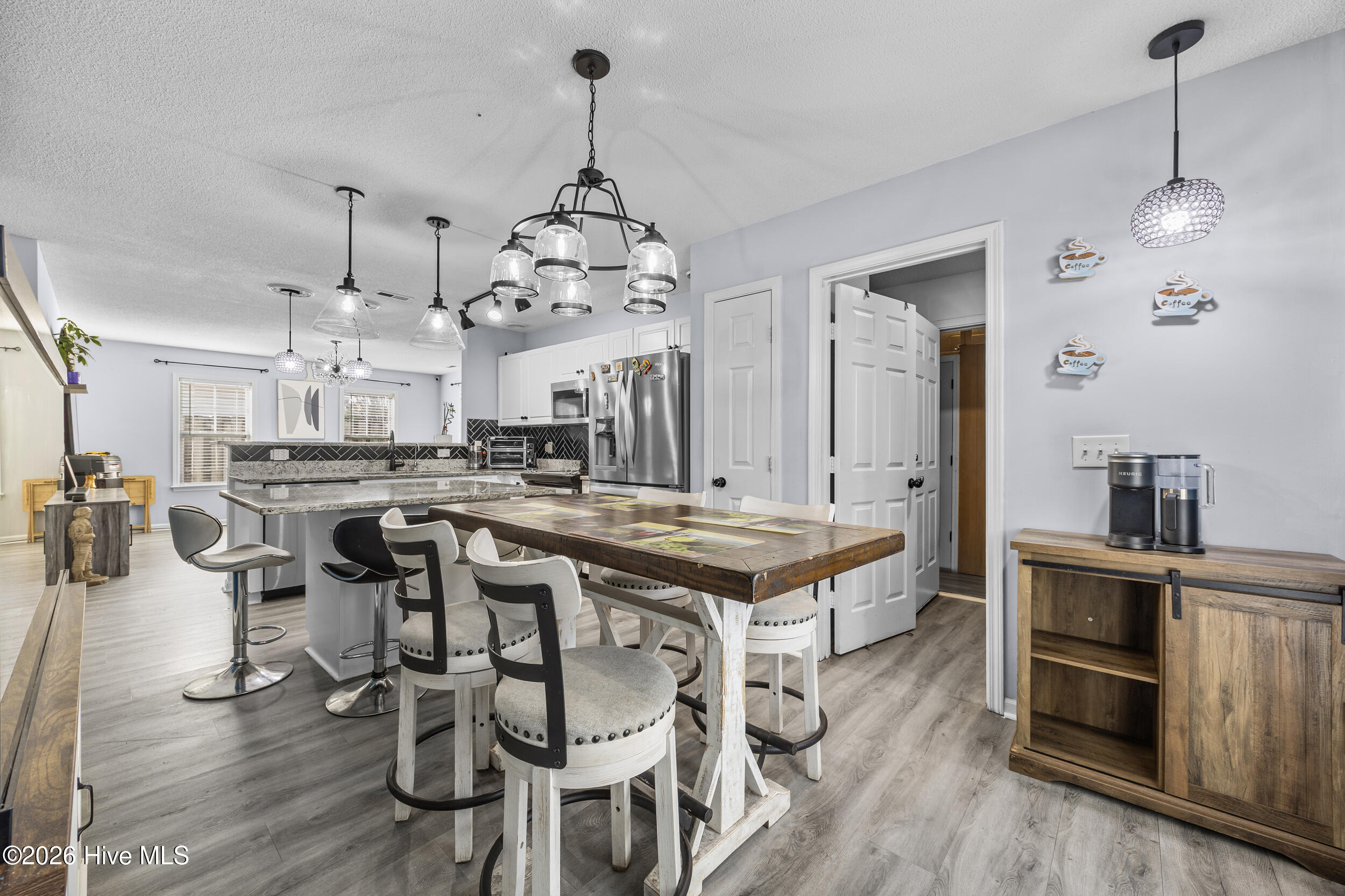 100553146 | Photo 11