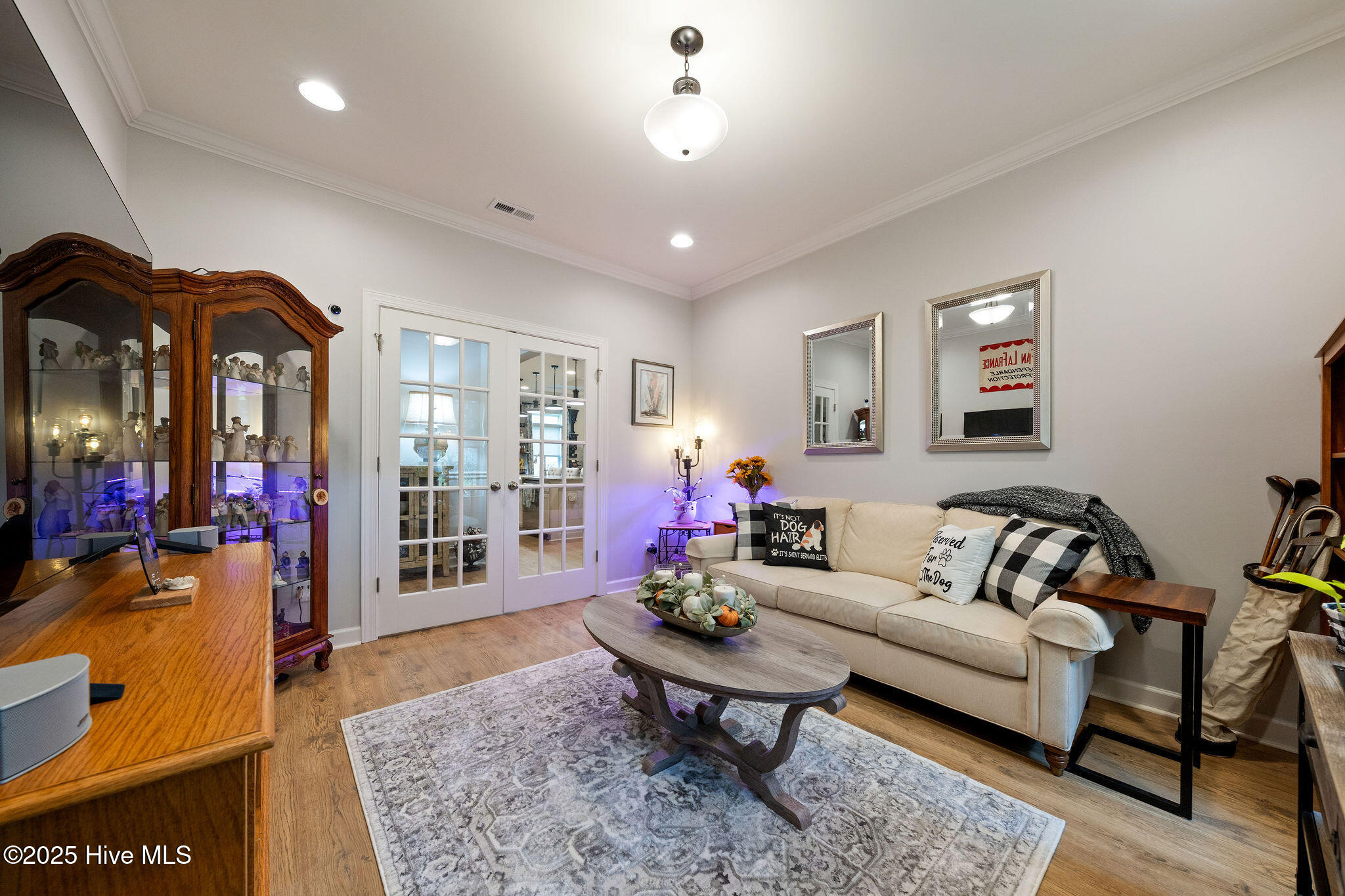 100529341 | Photo 11