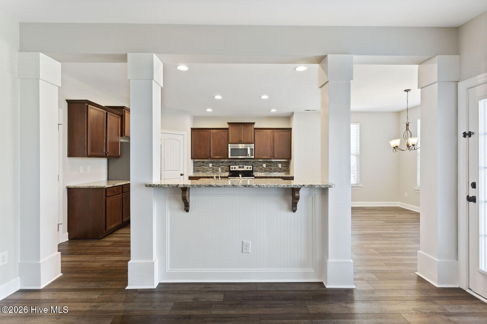 100558633 | Photo 12