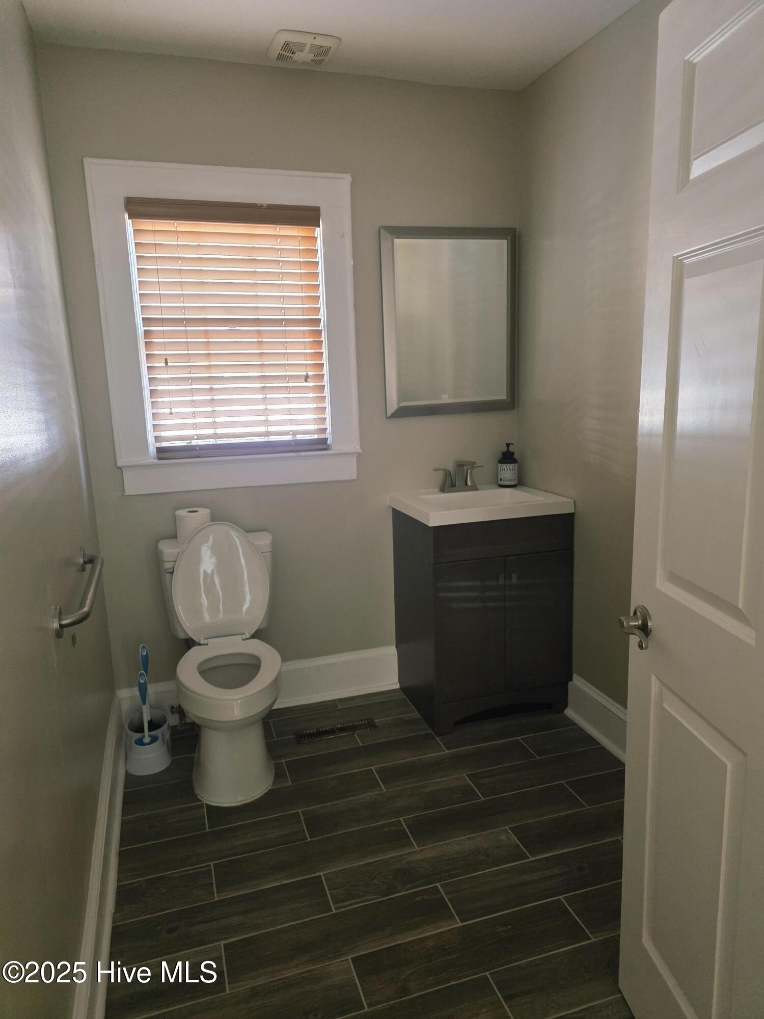 100537644 | Photo 22