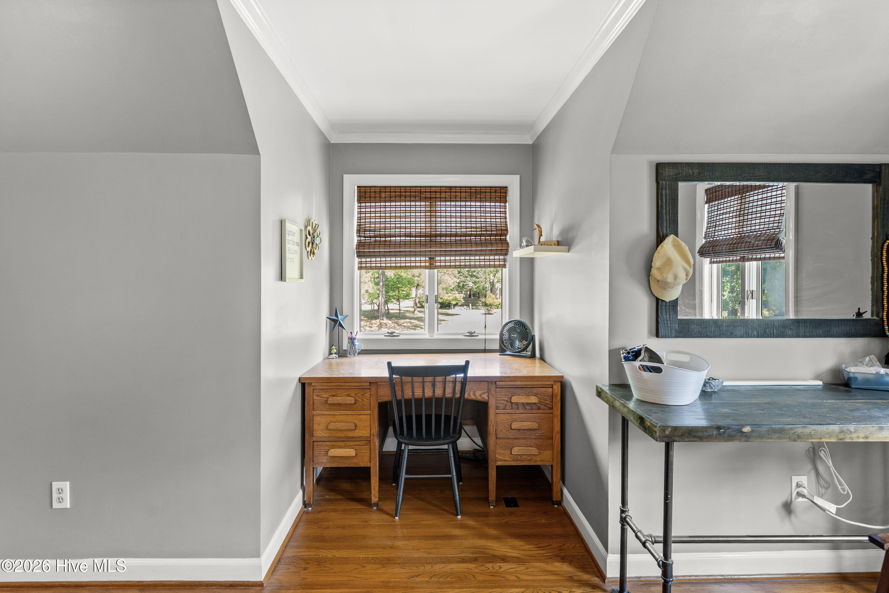 100569922 | Photo 44