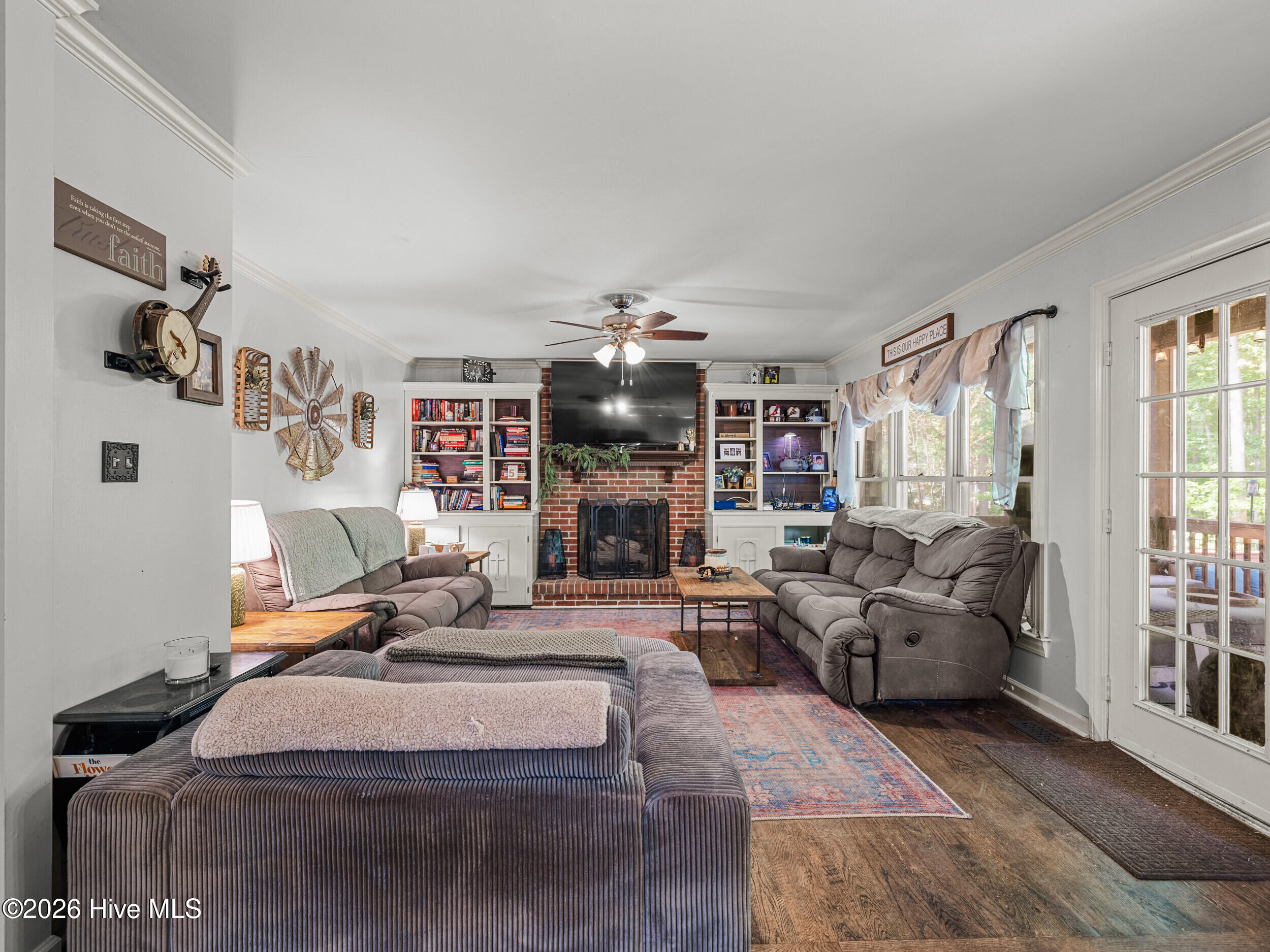 100570486 | Photo 29