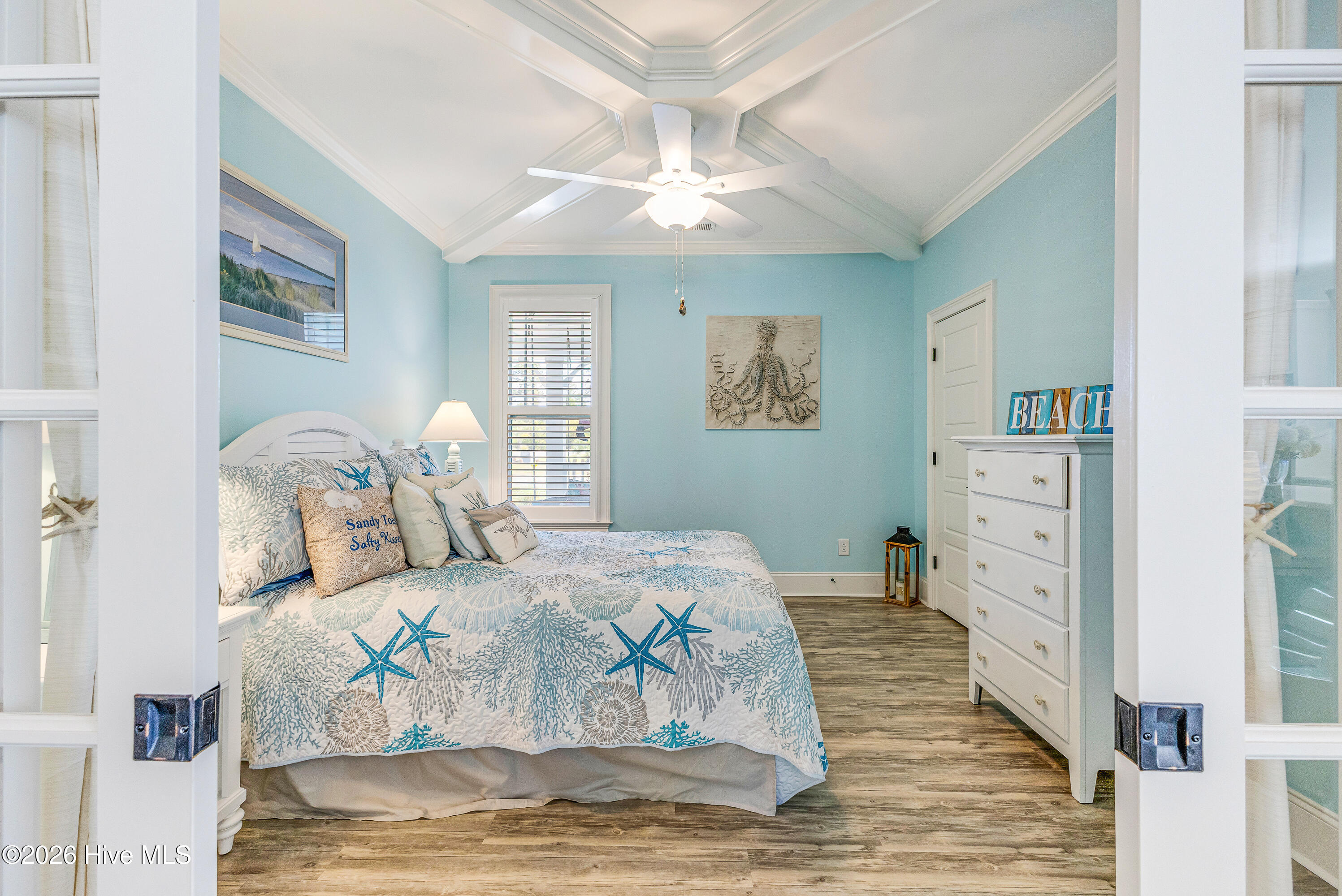 100566164 | Photo 23