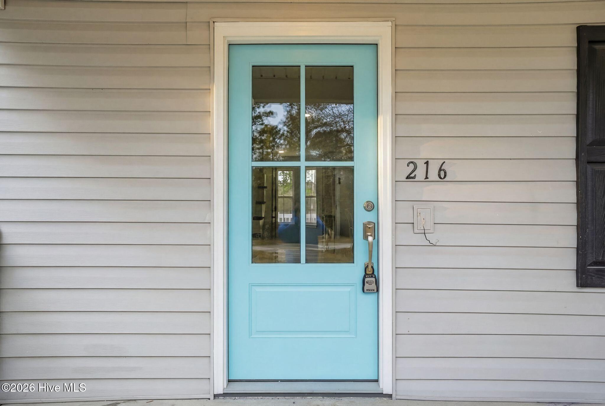 100557093 | Photo 15