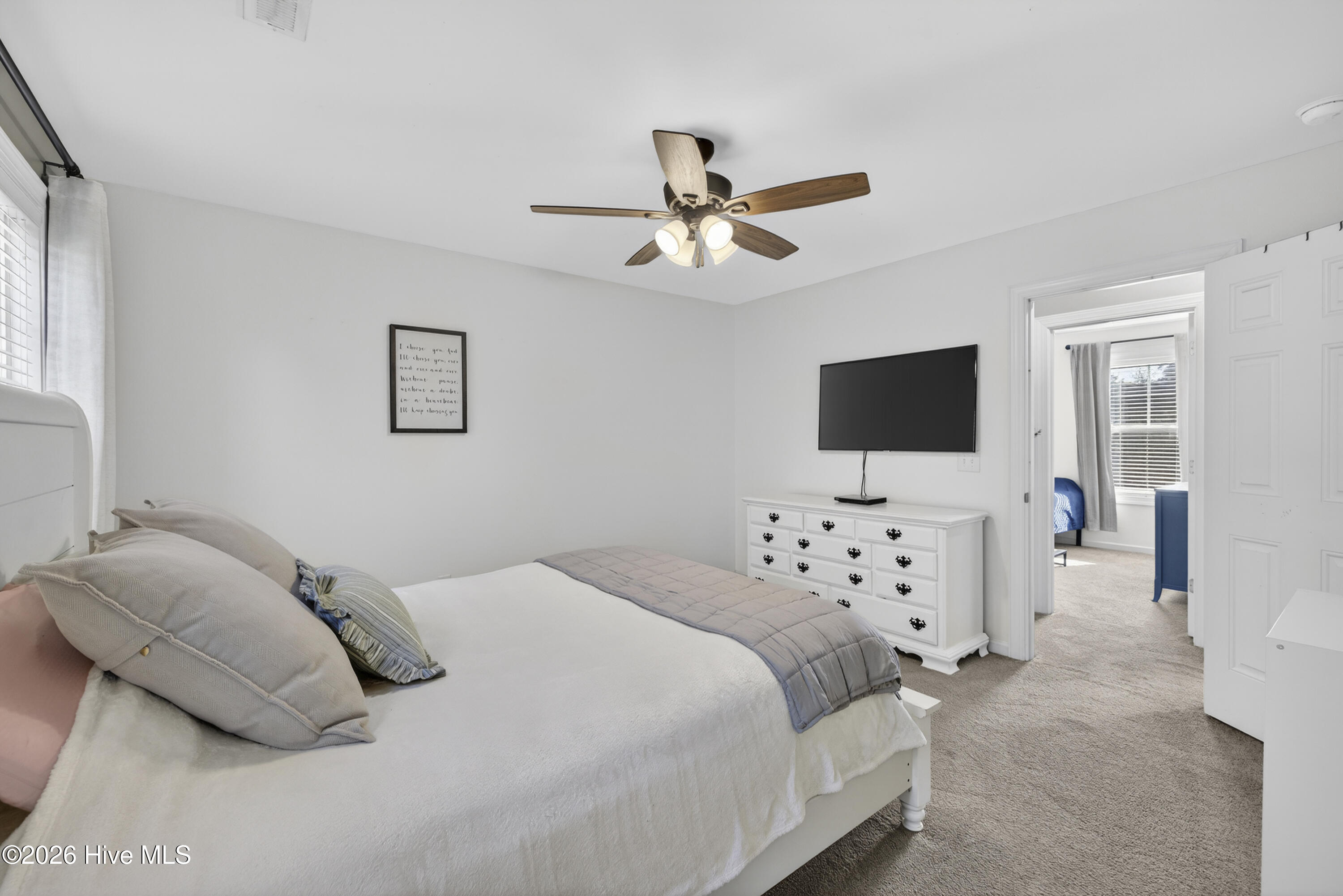 100549081 | Photo 18