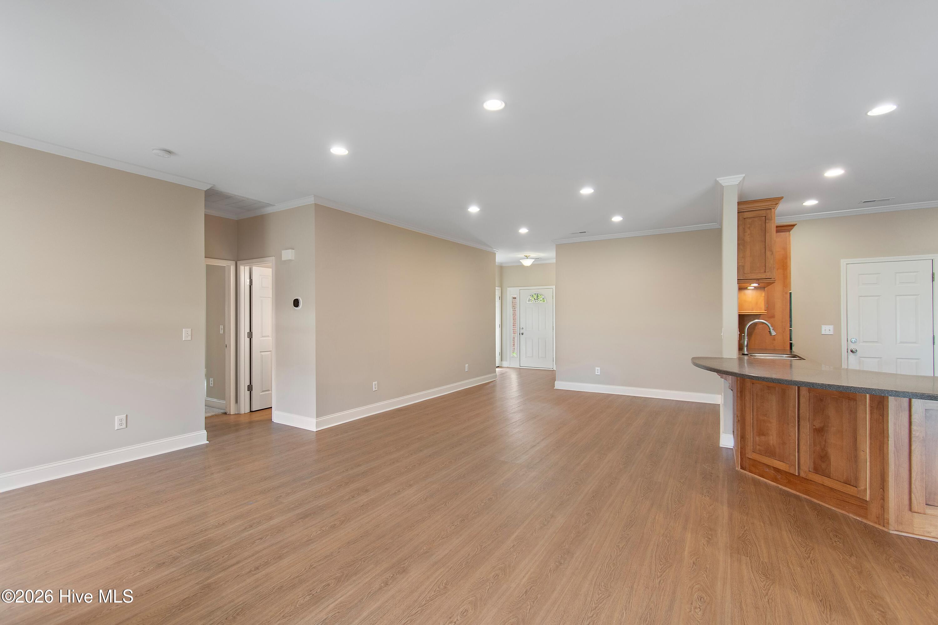 100562545 | Photo 19