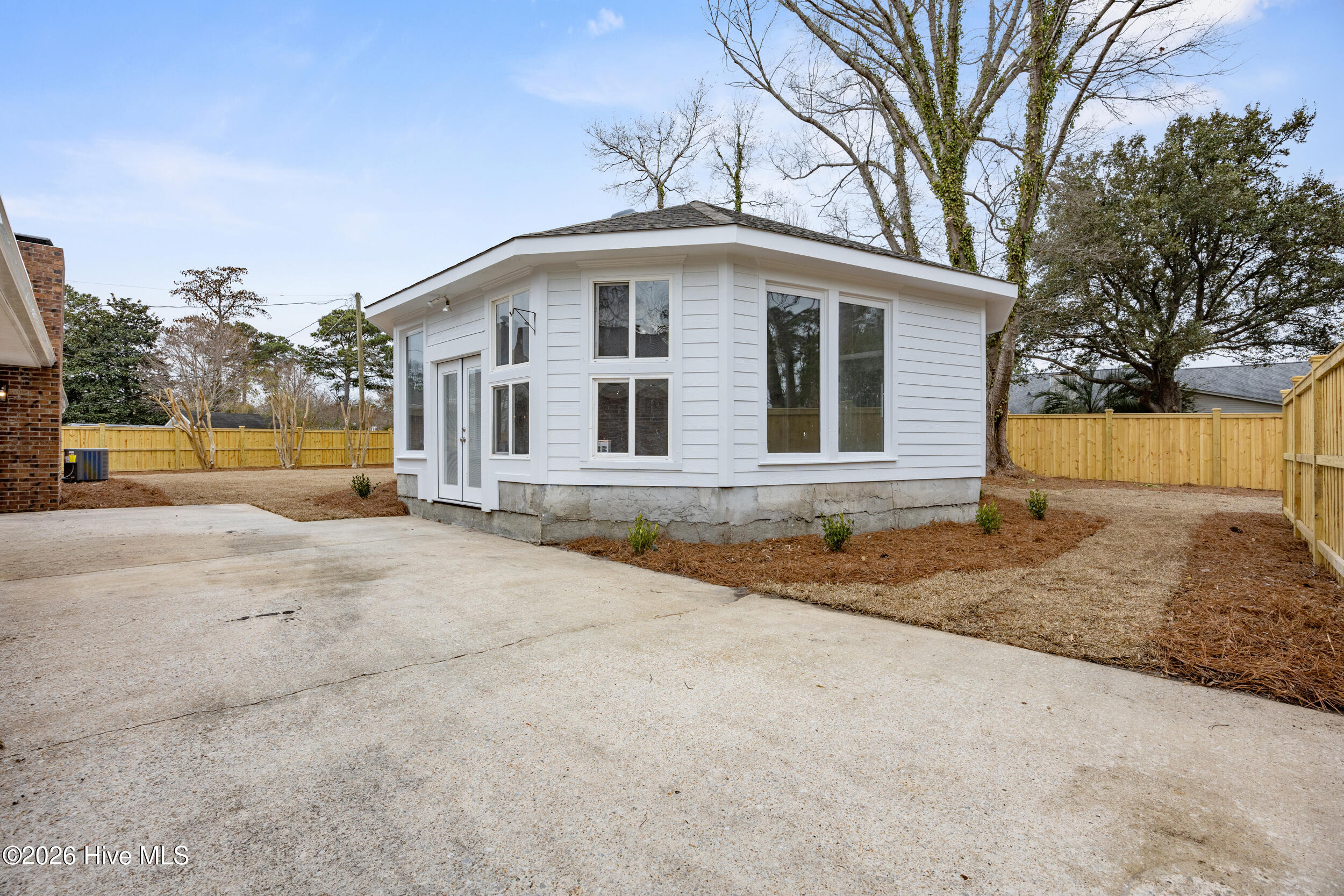 100556943 | Photo 39