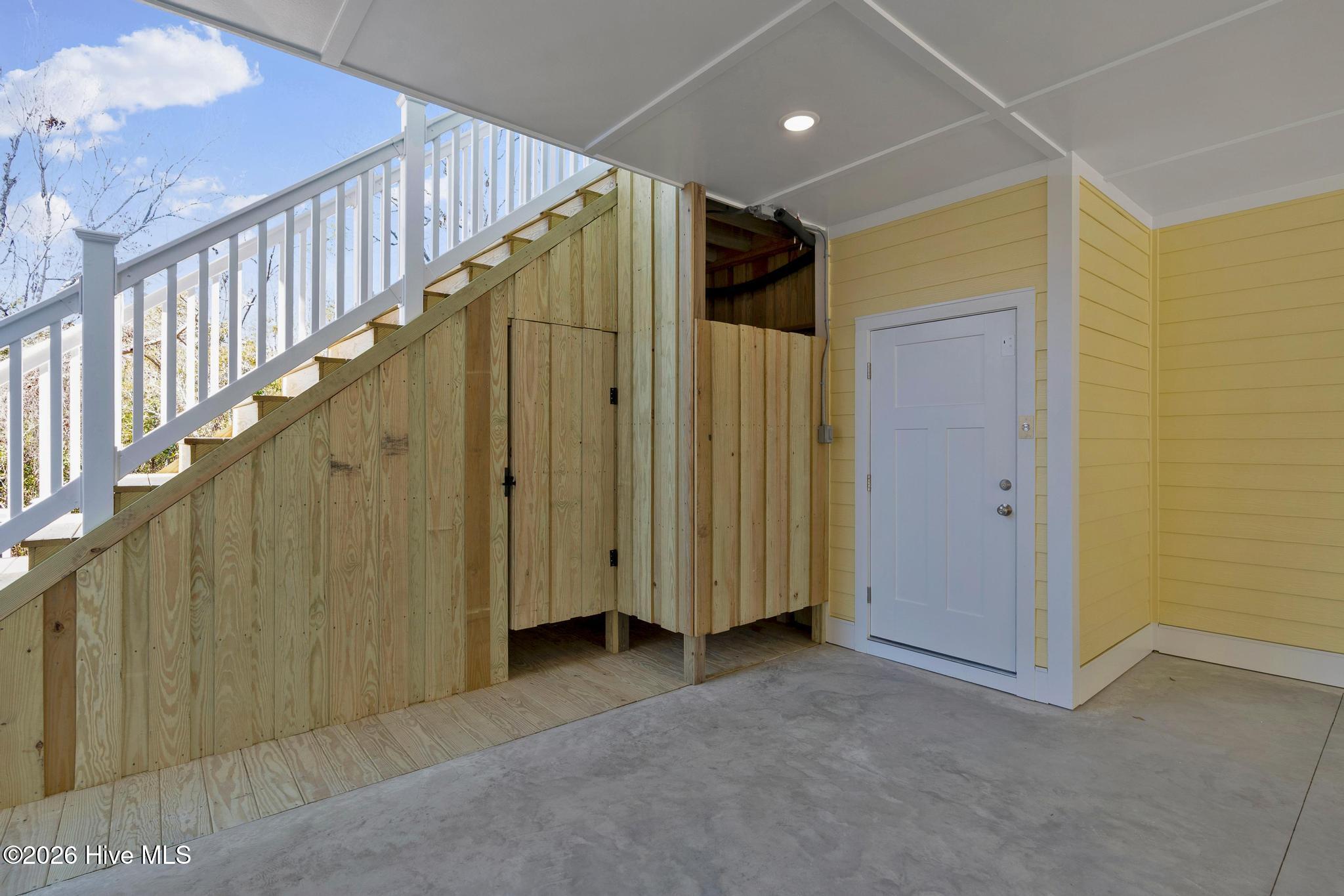 100547277 | Photo 32