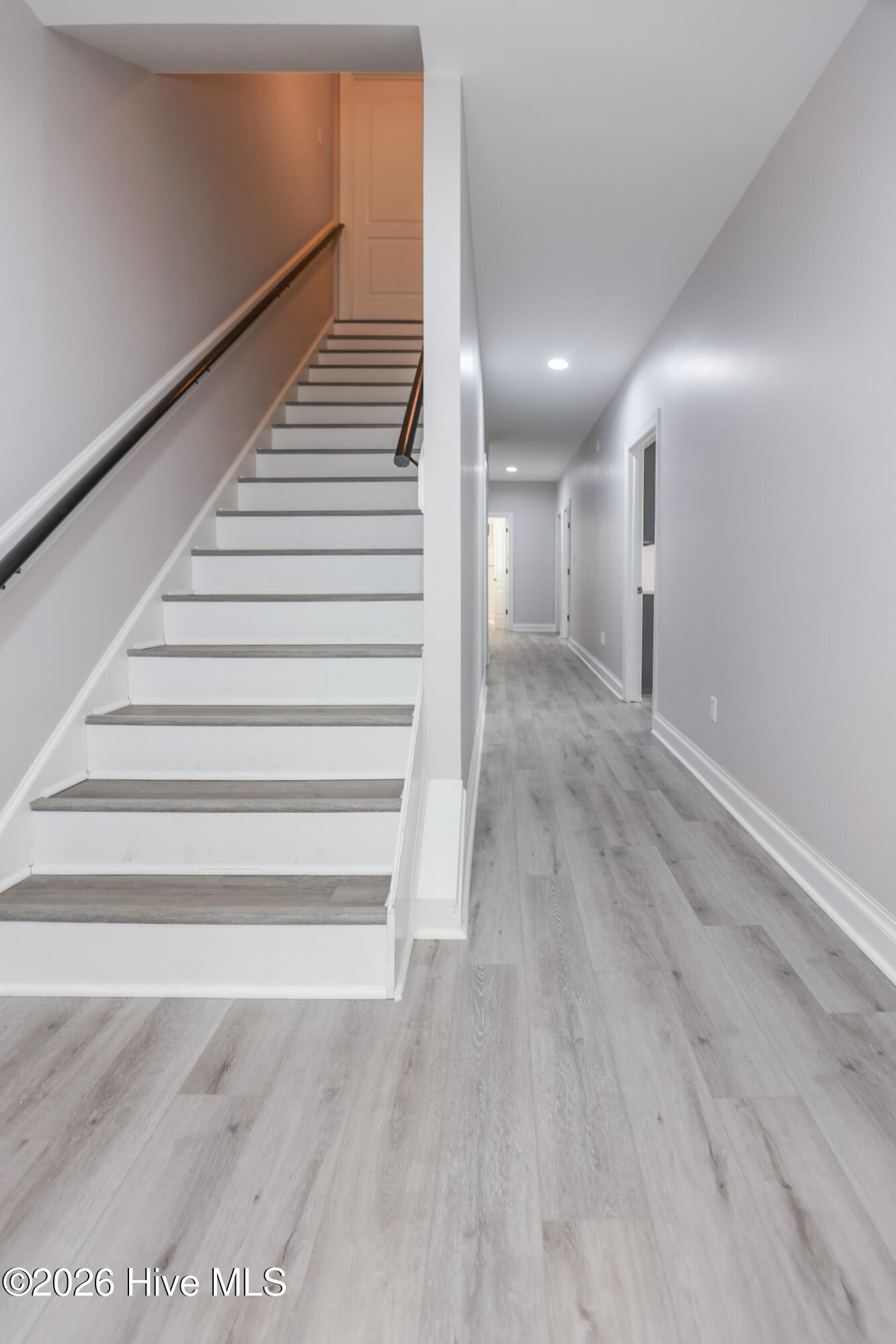 100556044 | Photo 44