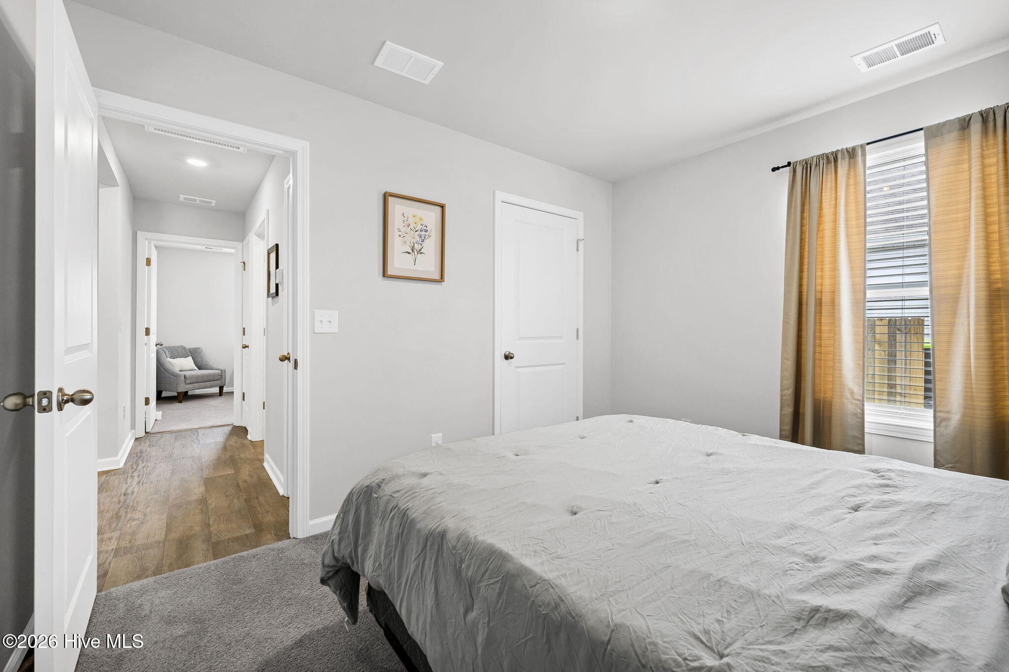 100564781 | Photo 22