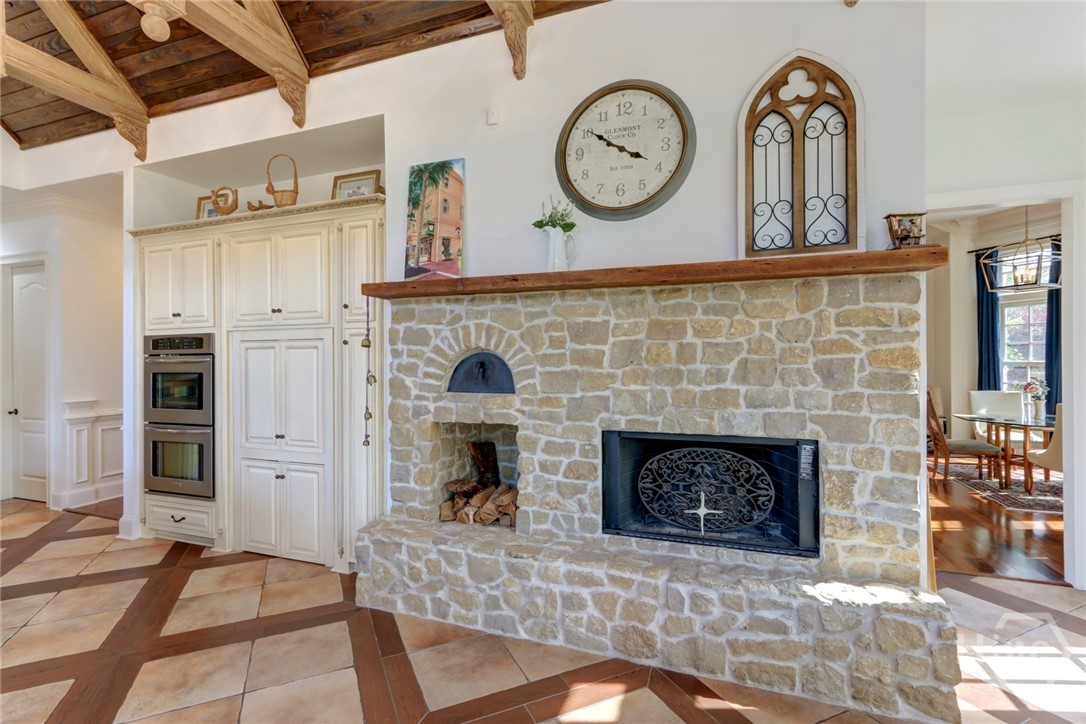 Brick Pizza Oven / Fireplace