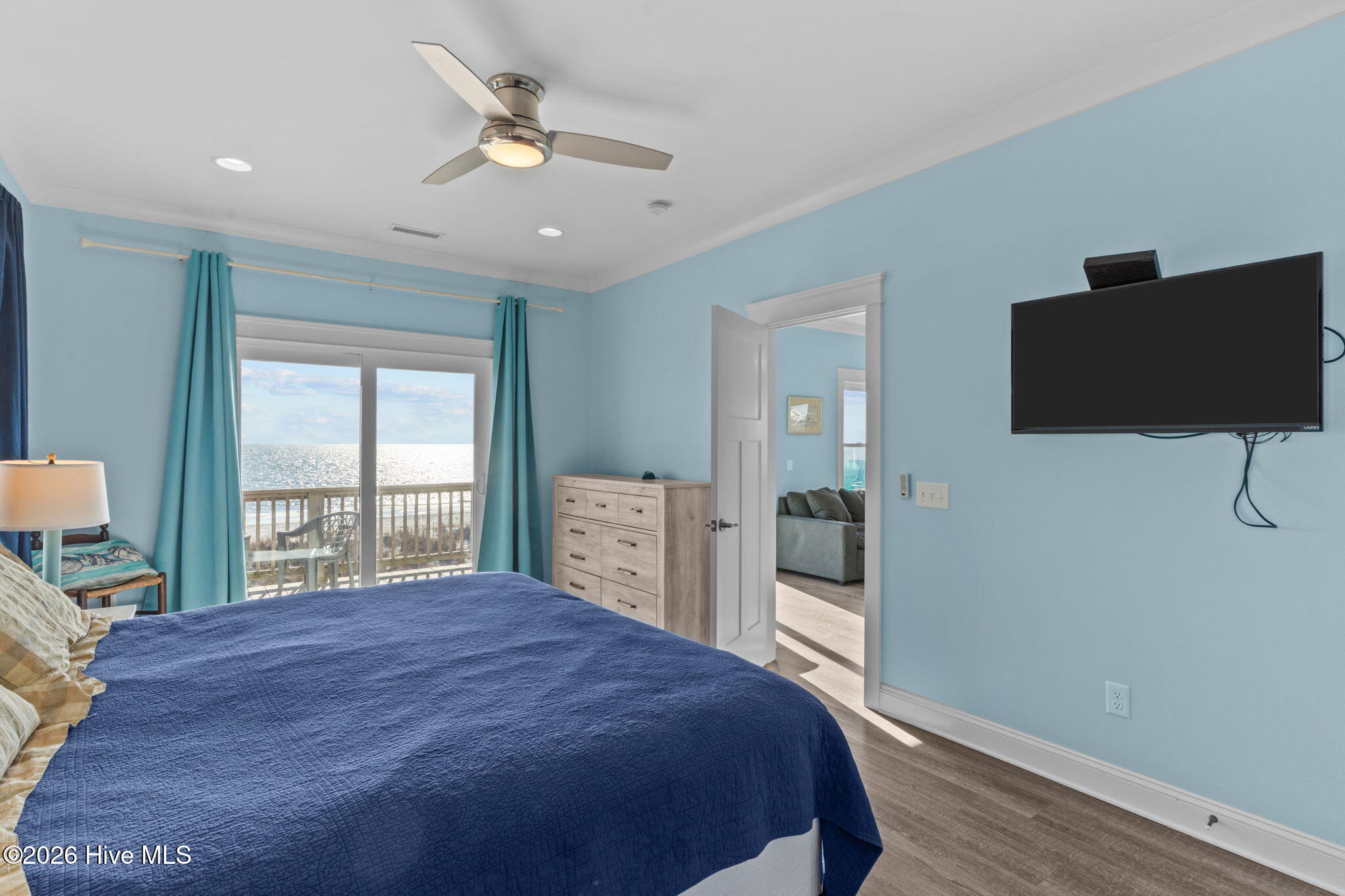 100551095 | Photo 34