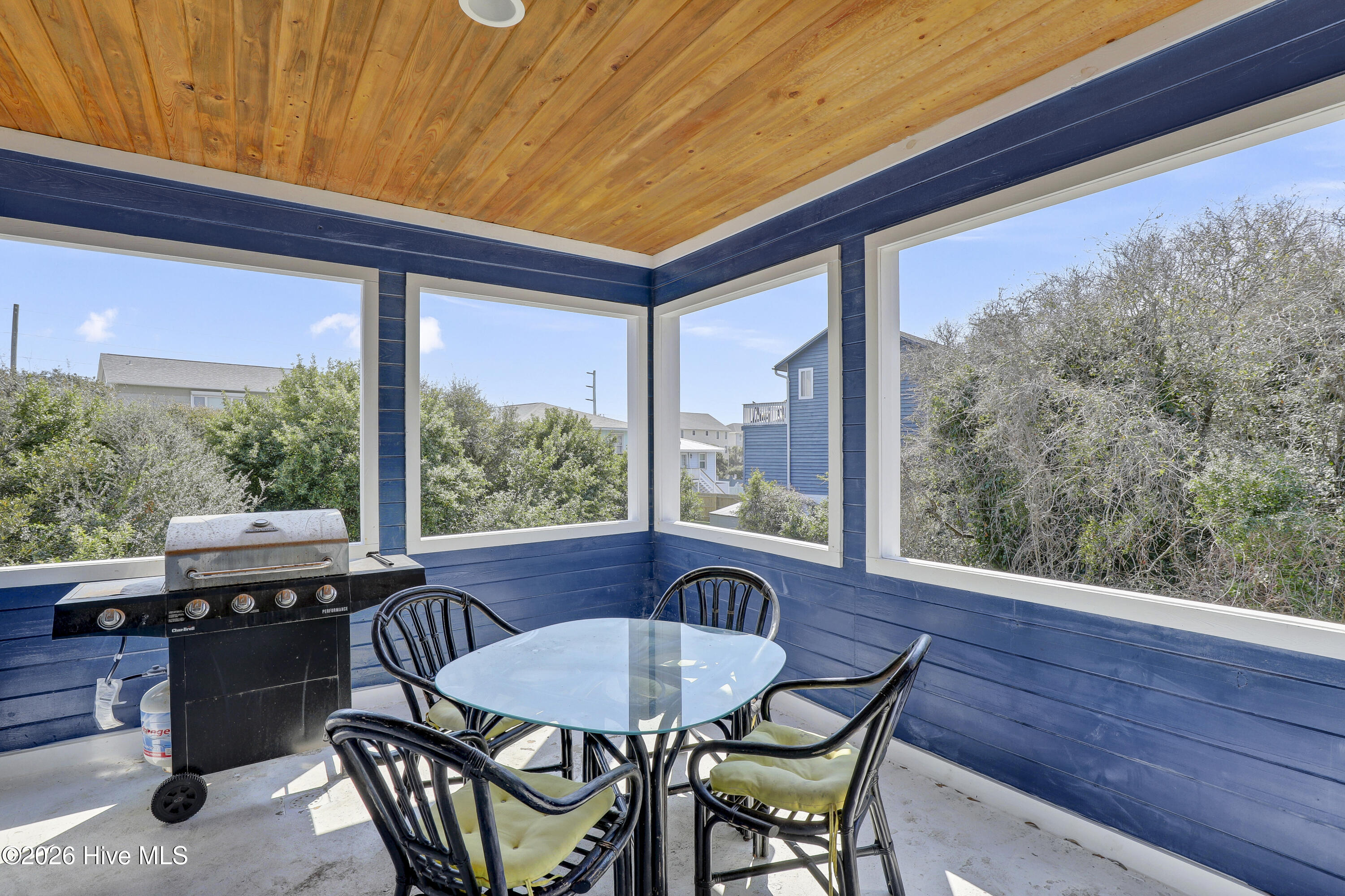 100551394 | Photo 16