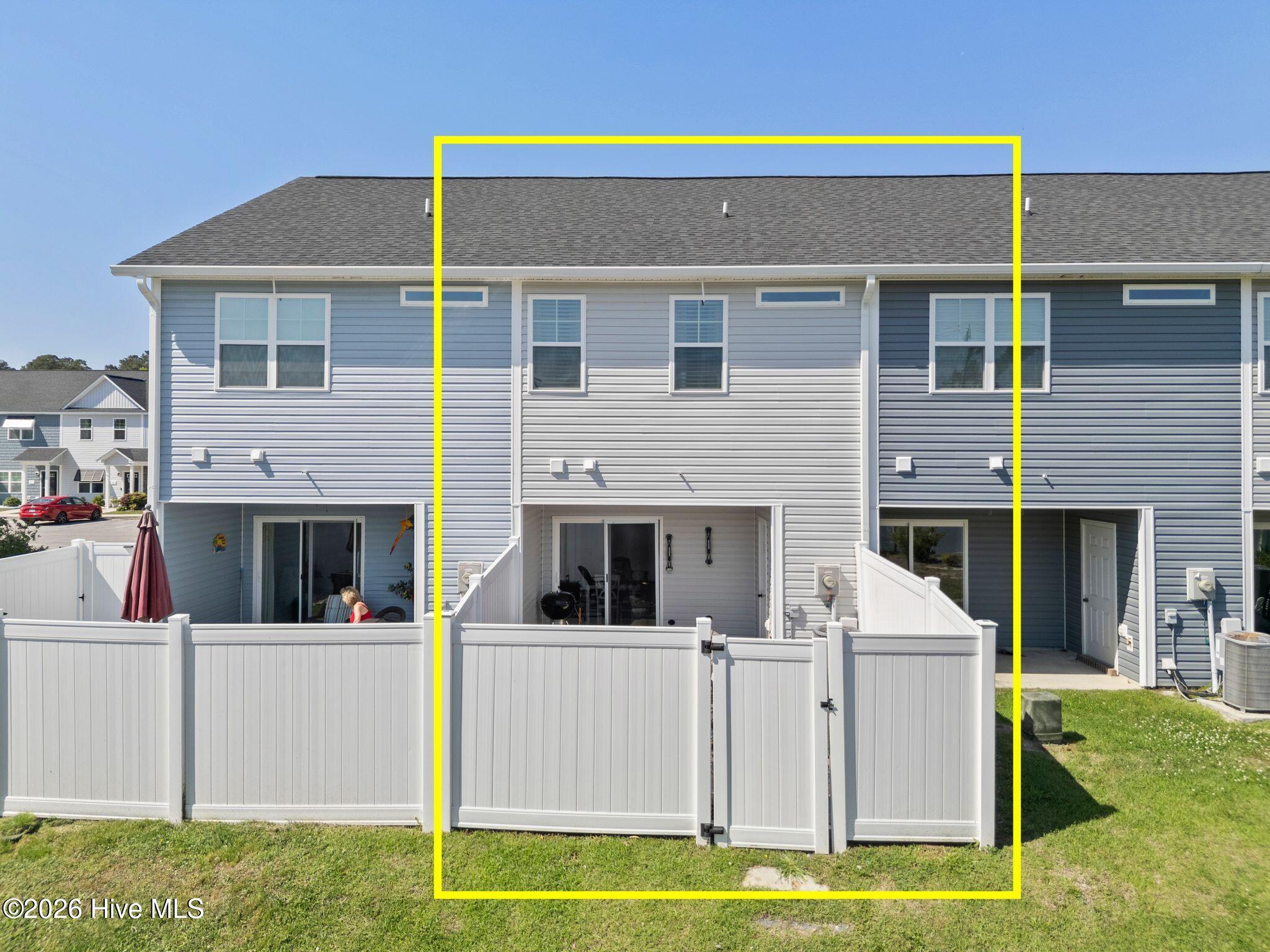 100569954 | Photo 43