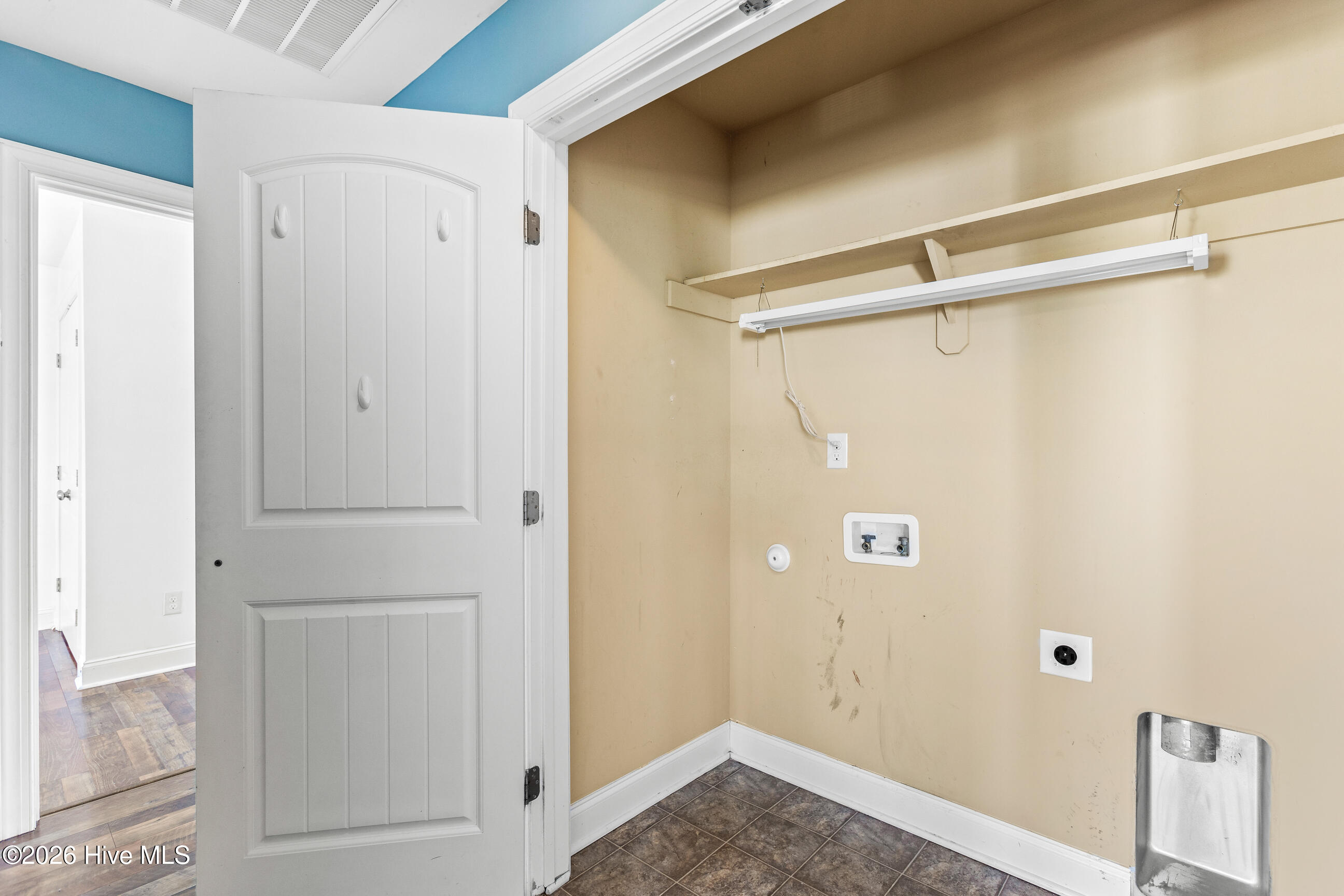 100567731 | Photo 33