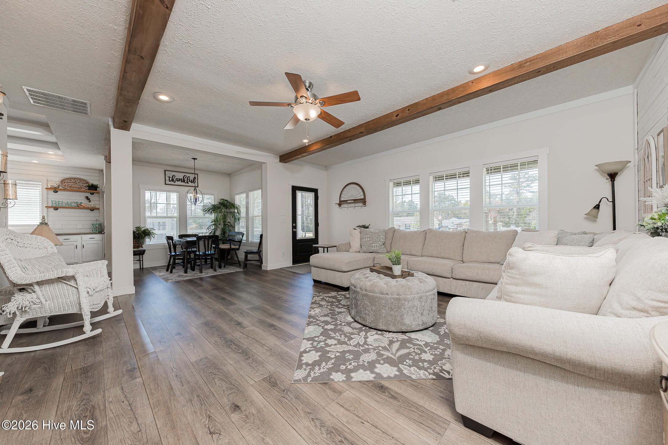 100563969 | Photo 10