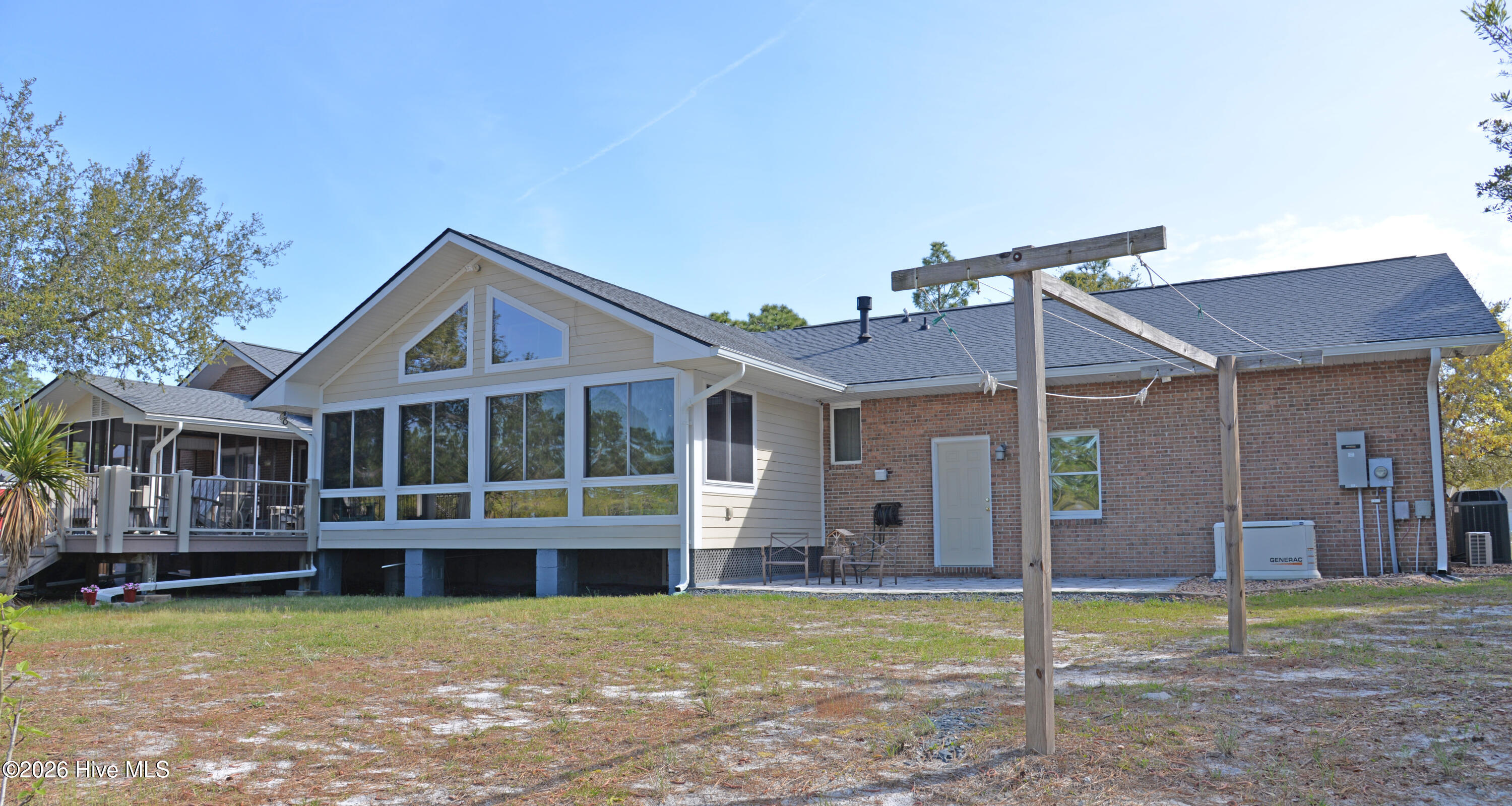 100564925 | Photo 34