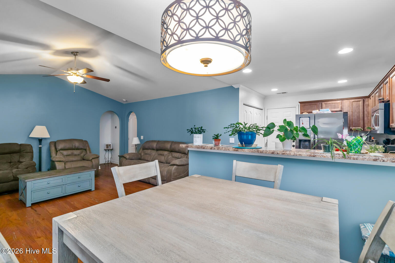 100562392 | Photo 21