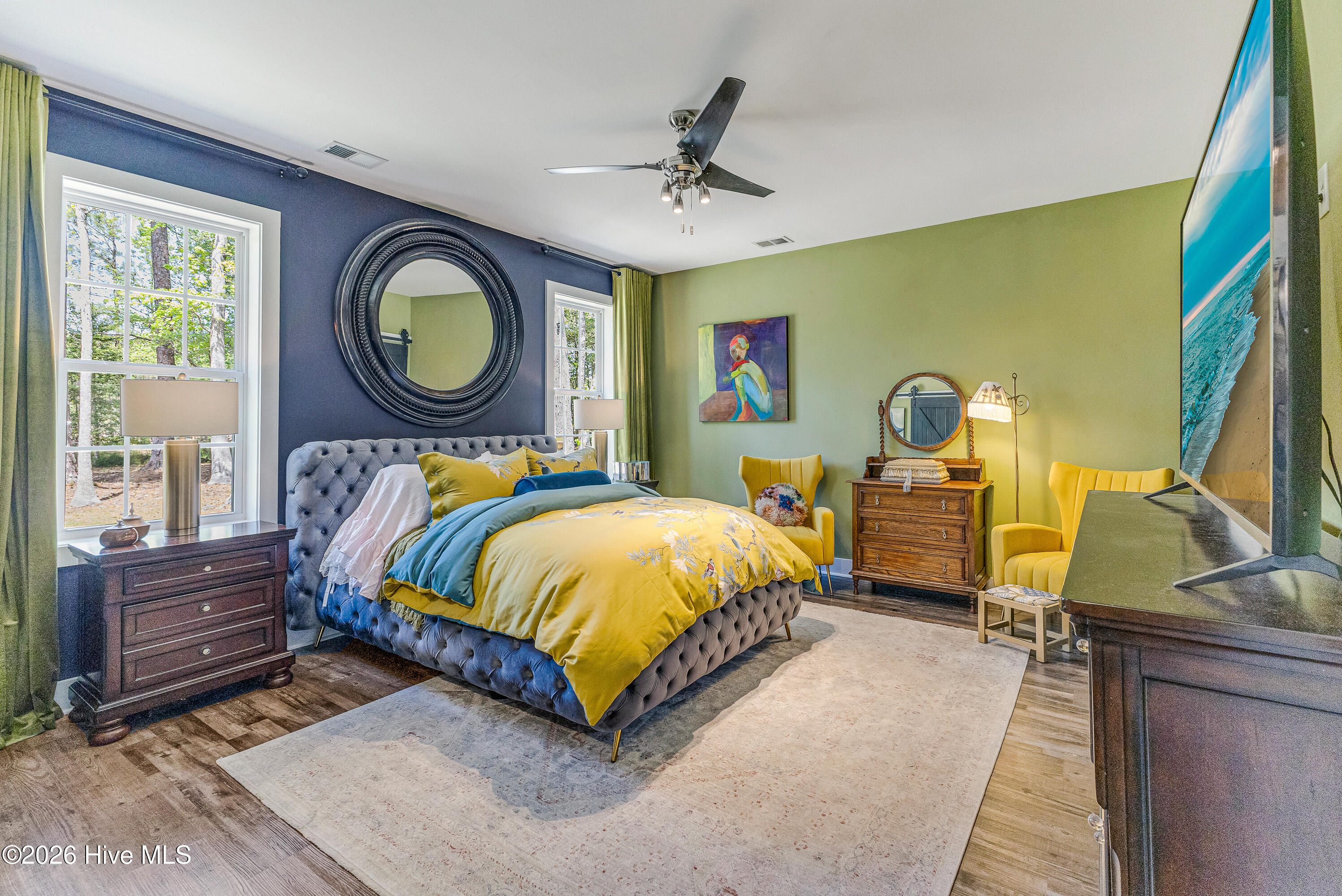 100563377 | Photo 25