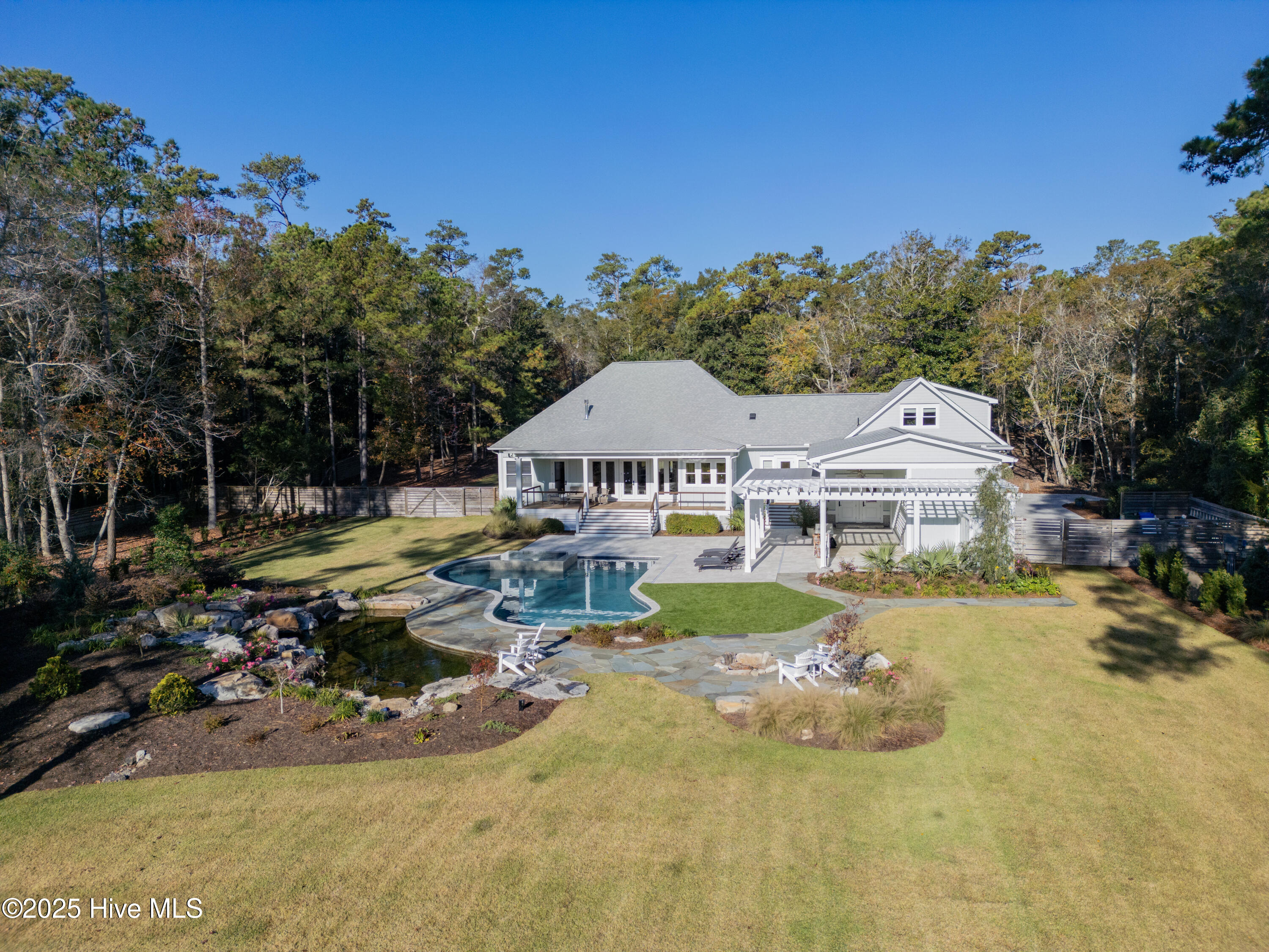 100543149 | Photo 74