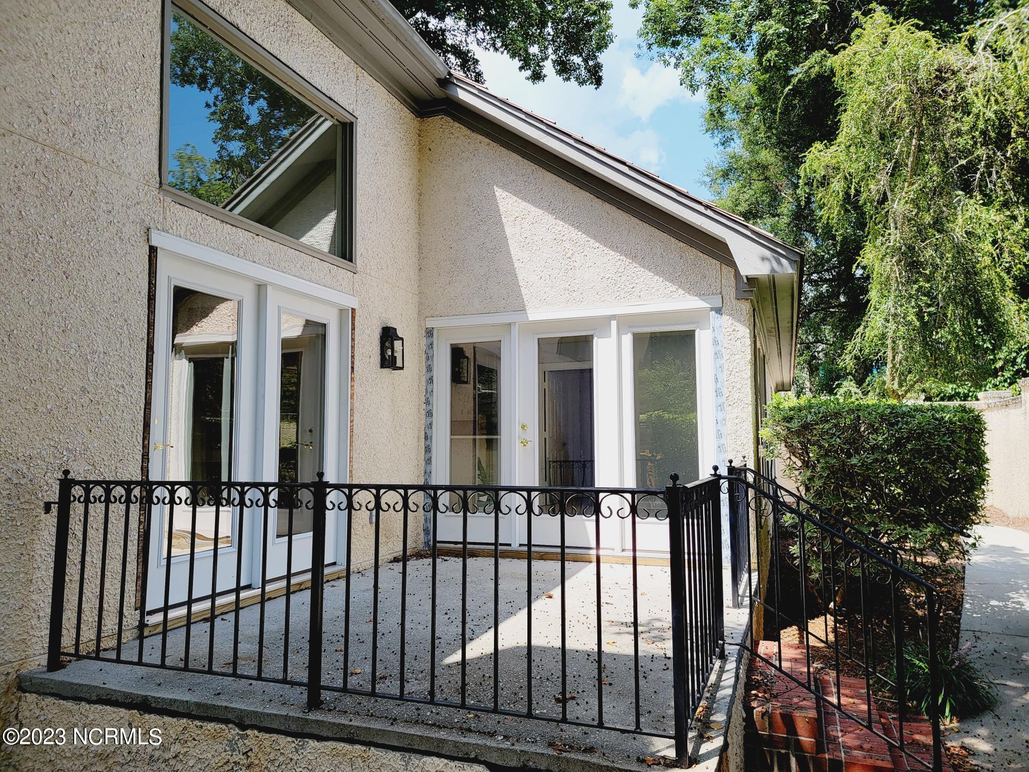 100548685 | Photo 23