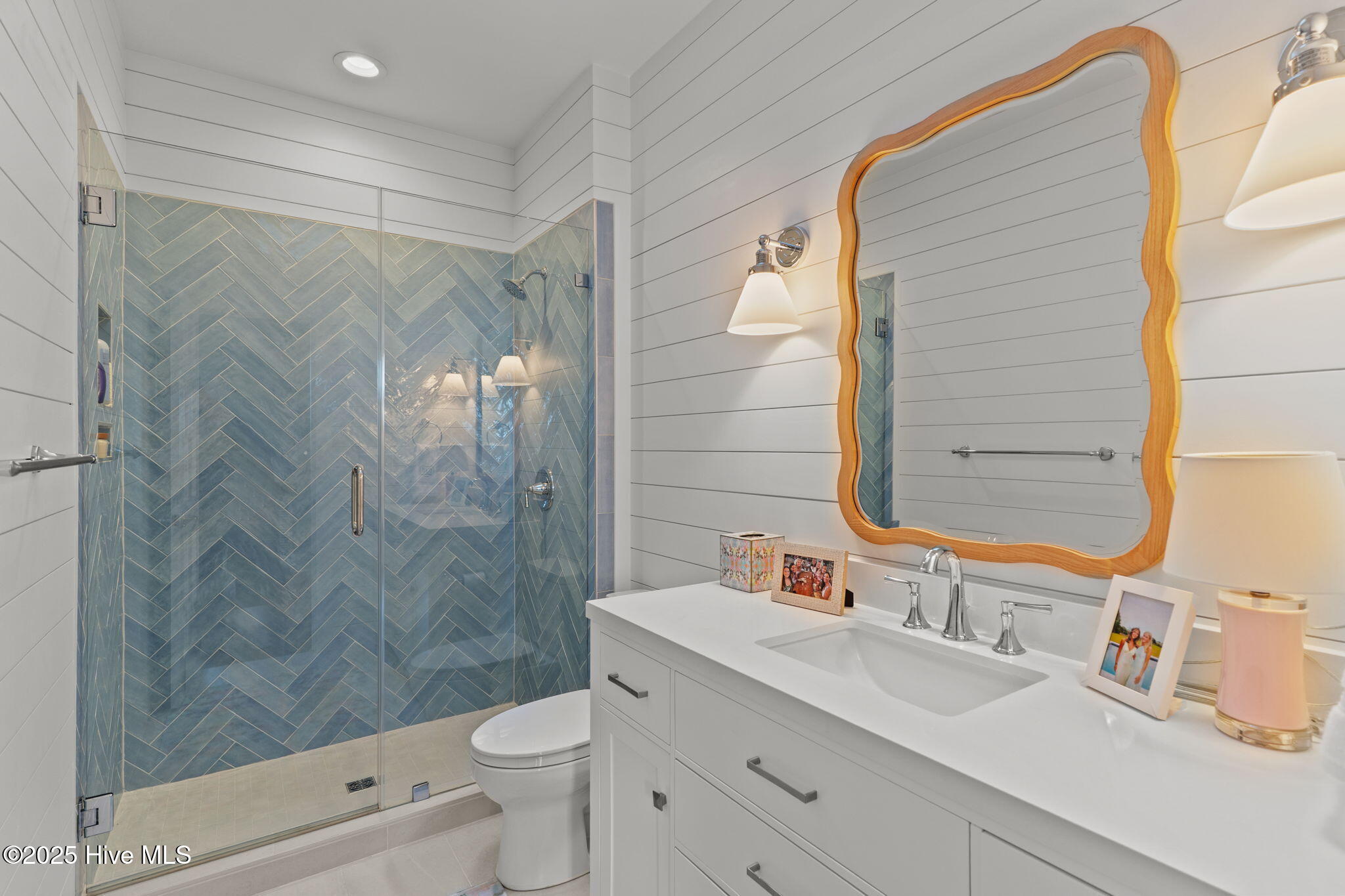 100537269 | Photo 55