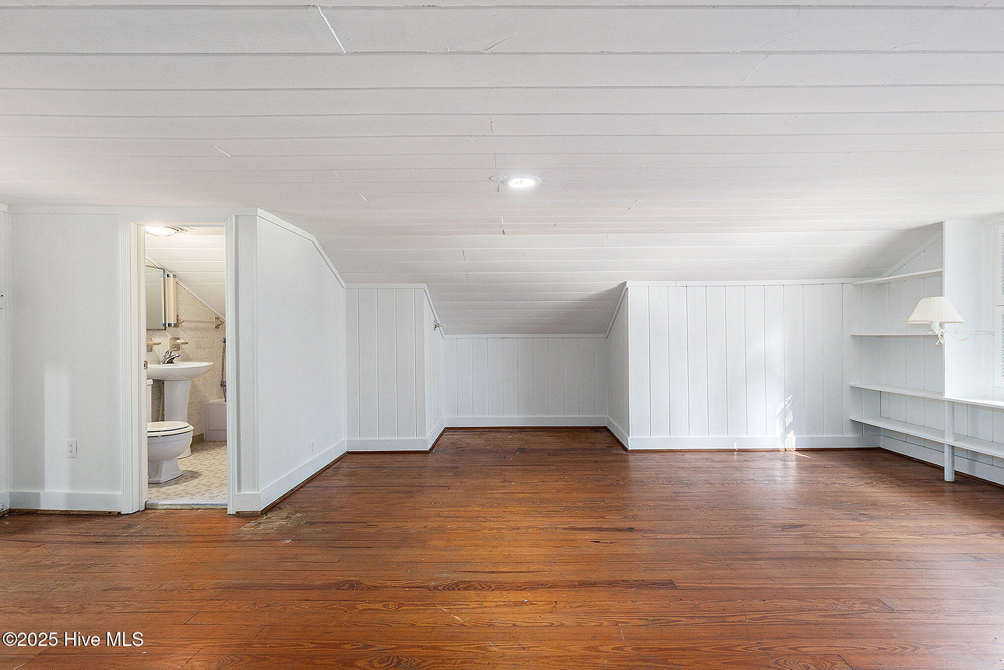 100537209 | Photo 31