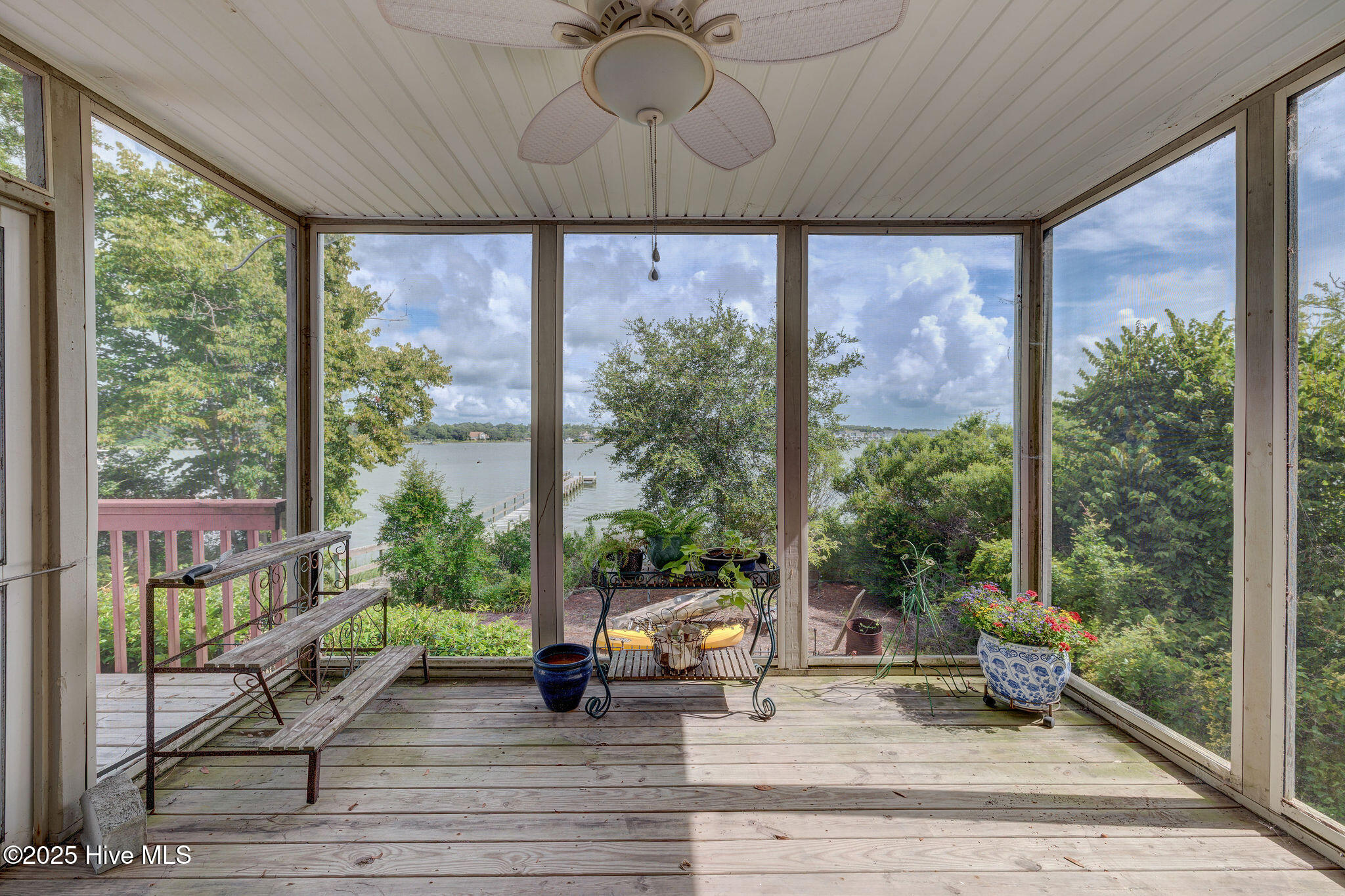 100519748 | Photo 28