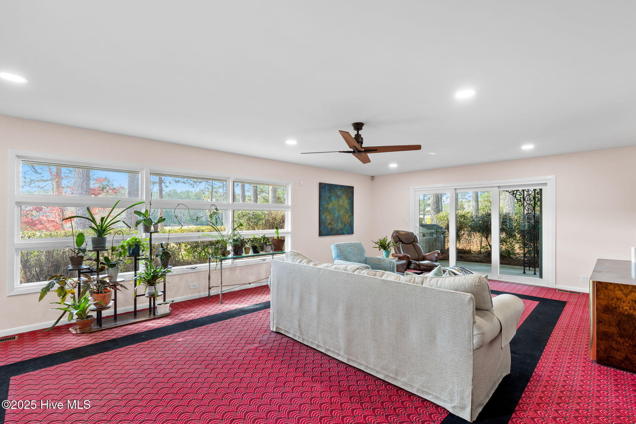 100544236 | Photo 31