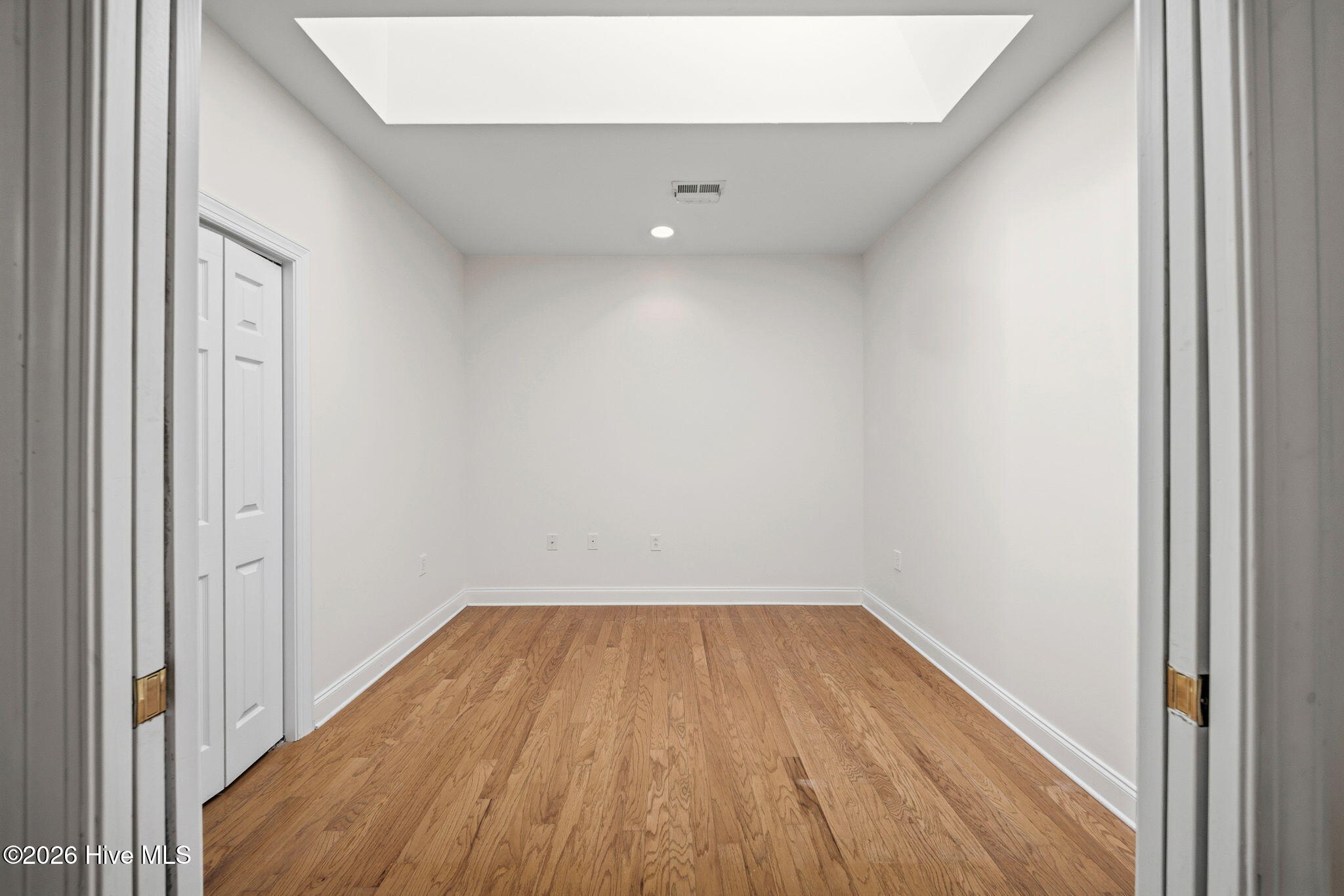 100567711 | Photo 27