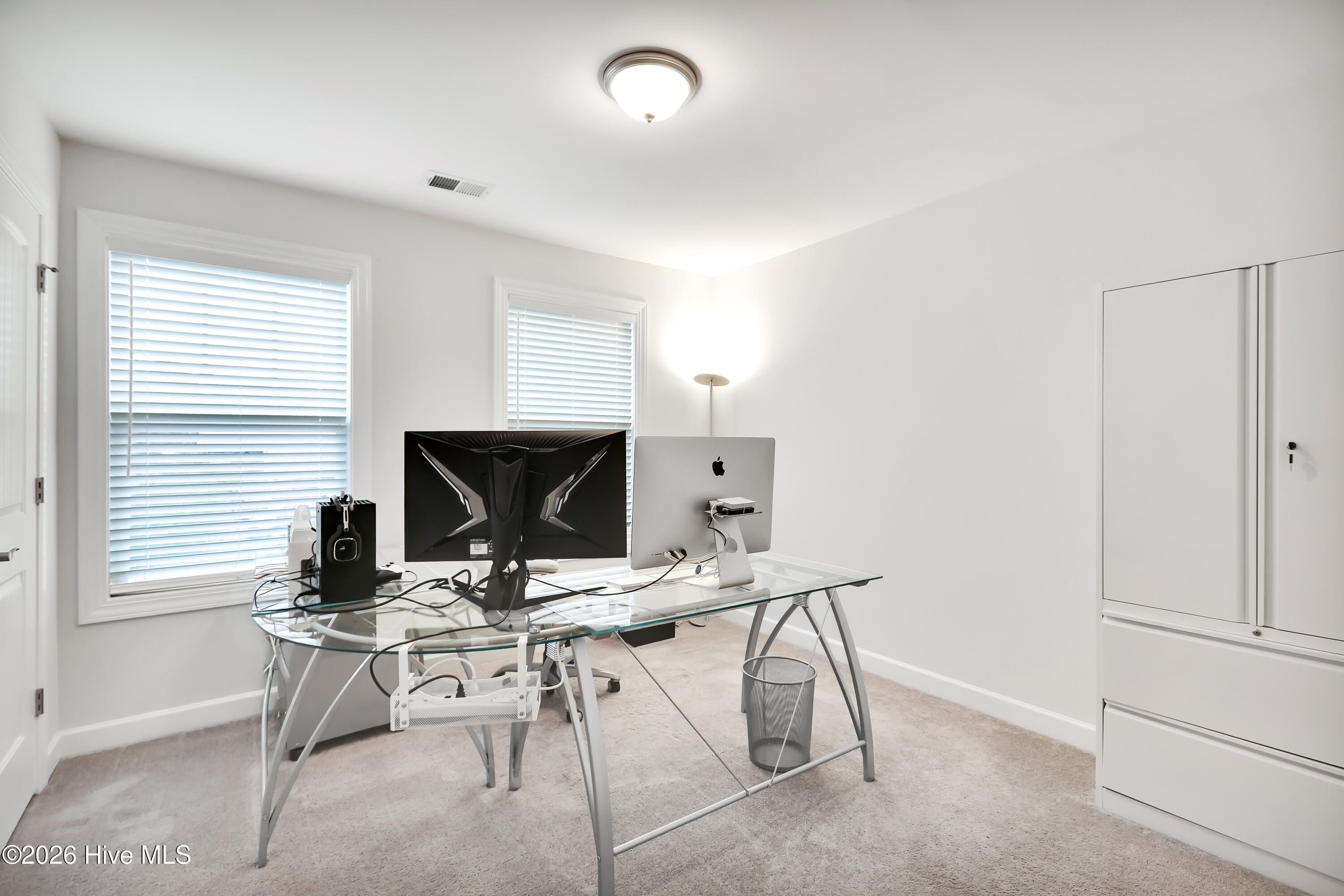 100557185 | Photo 27