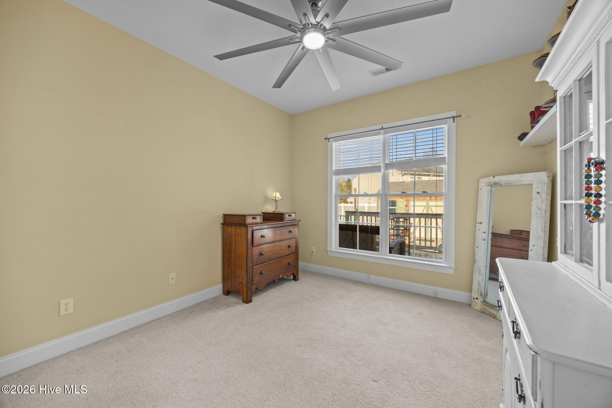 100548073 | Photo 30