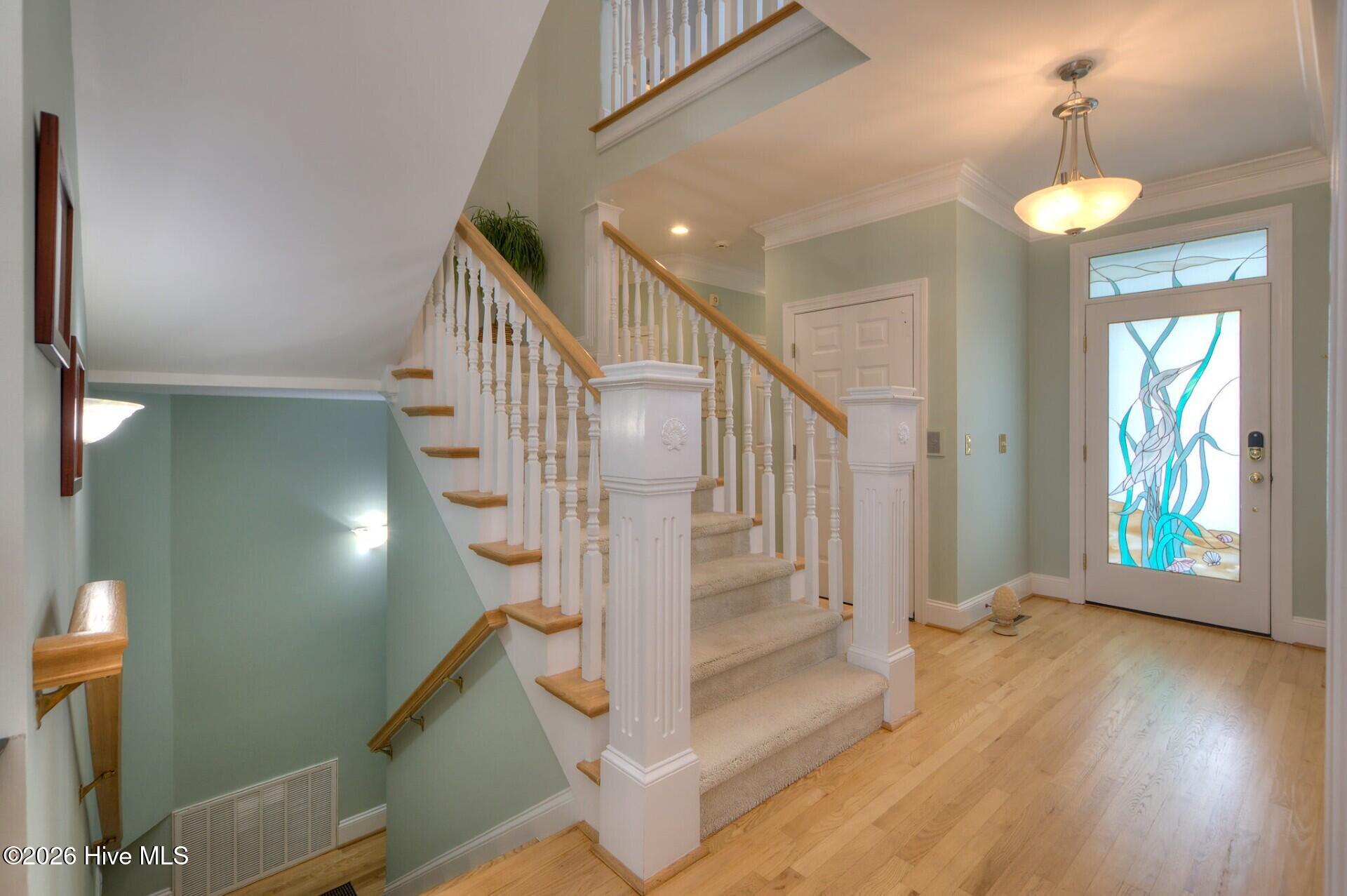 100553459 | Photo 12