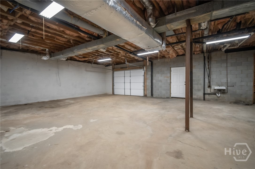 Basement Garage/shop space