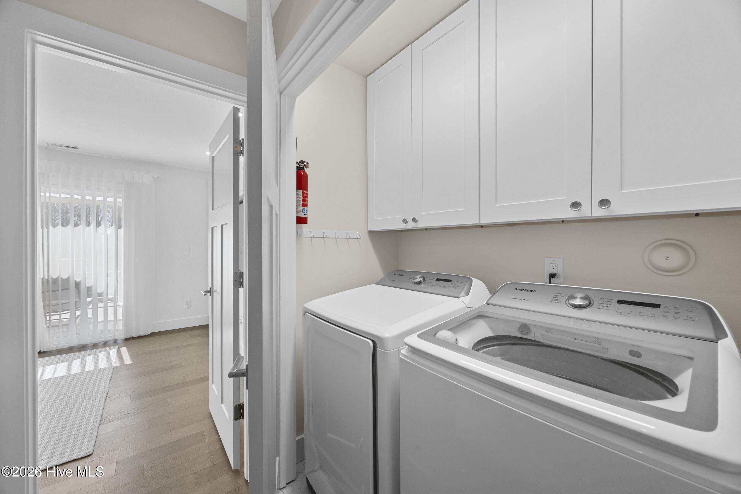 100562849 | Photo 34