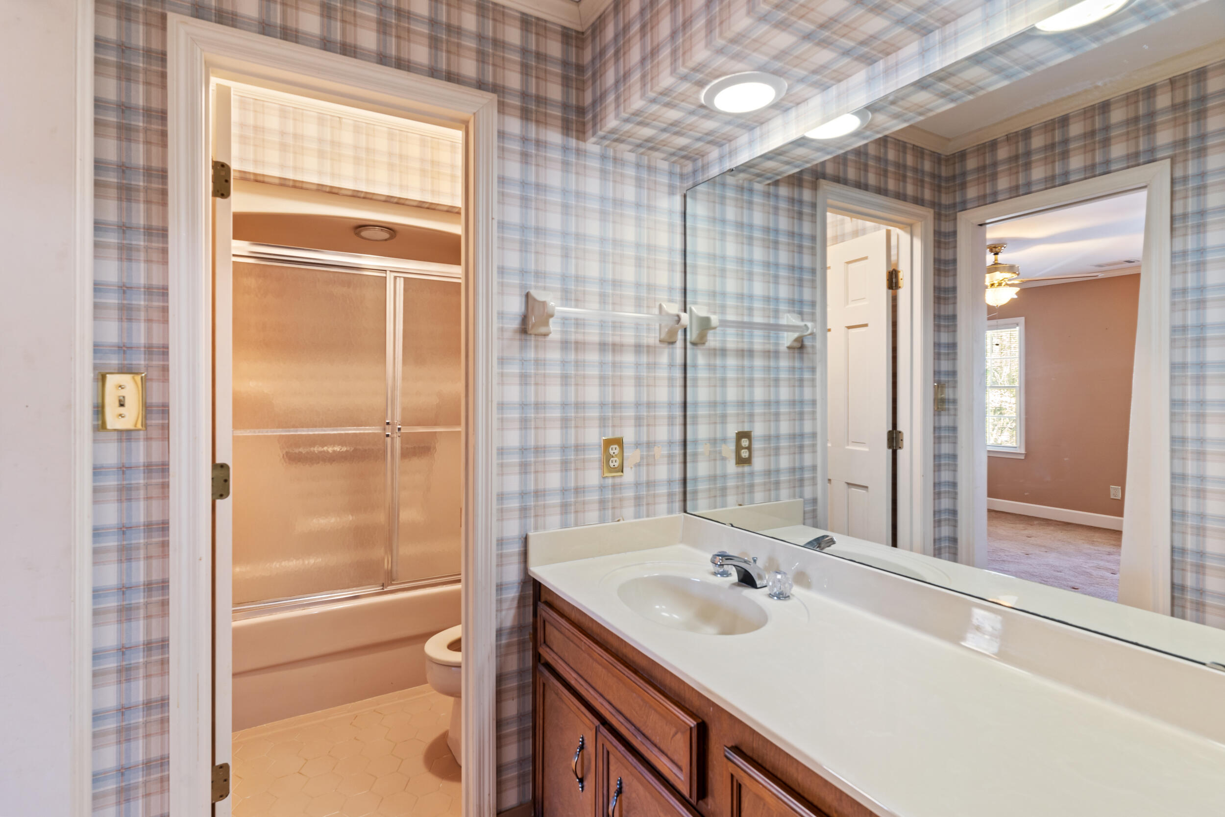 Bathroom 4 -upstairs