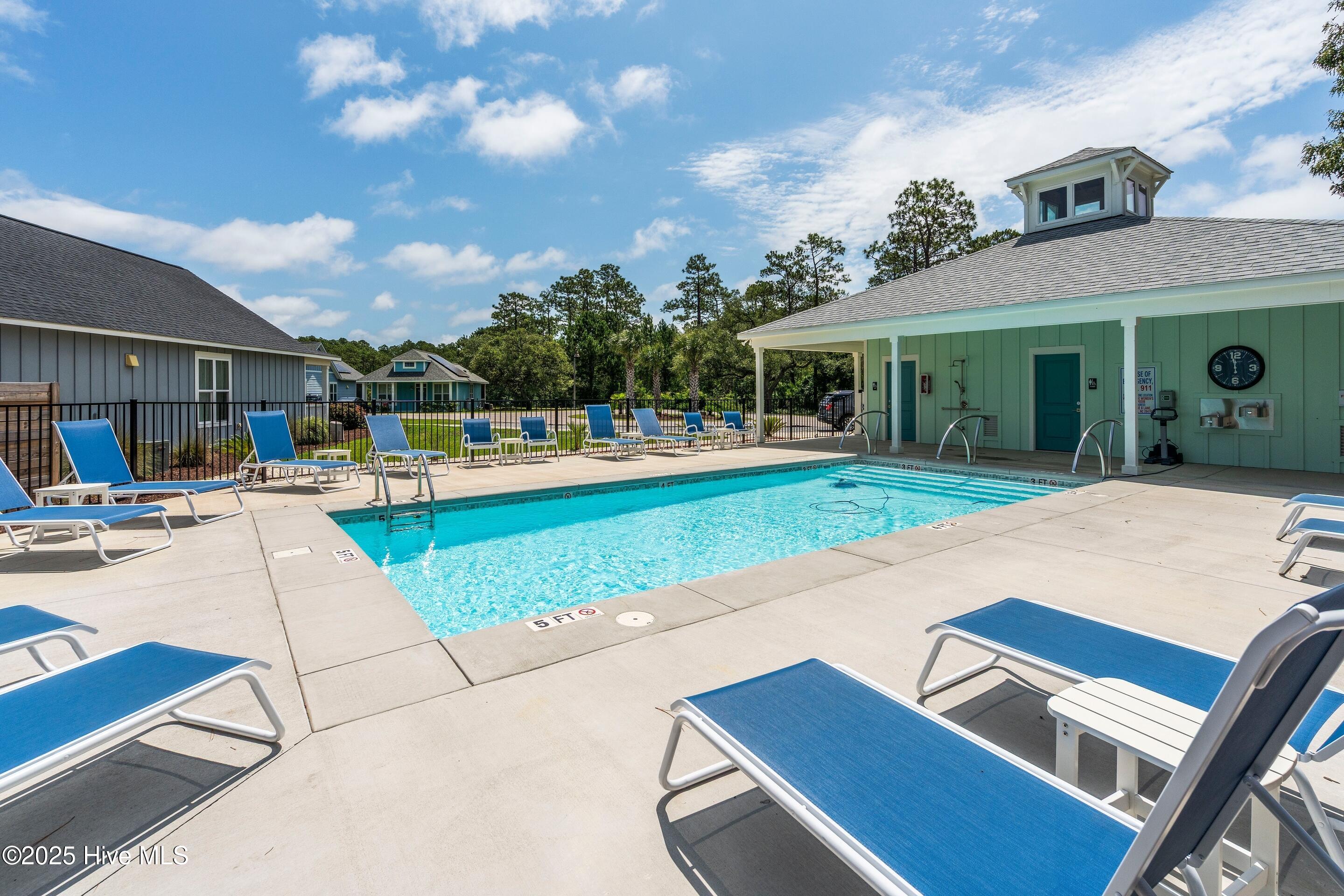 100567642 | Photo 53