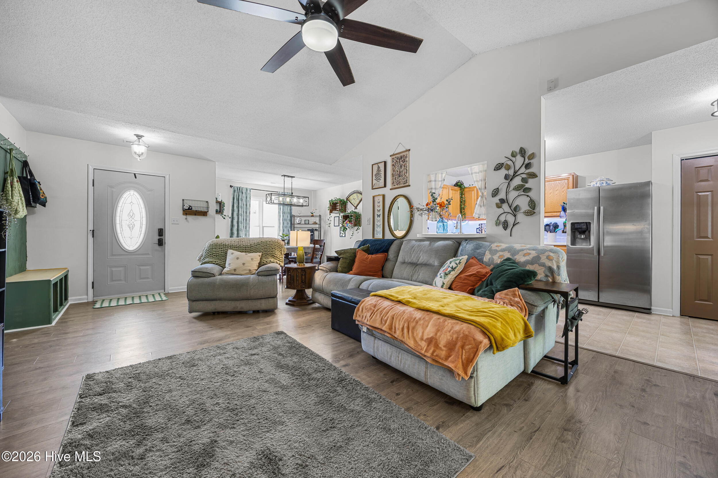 100566789 | Photo 17