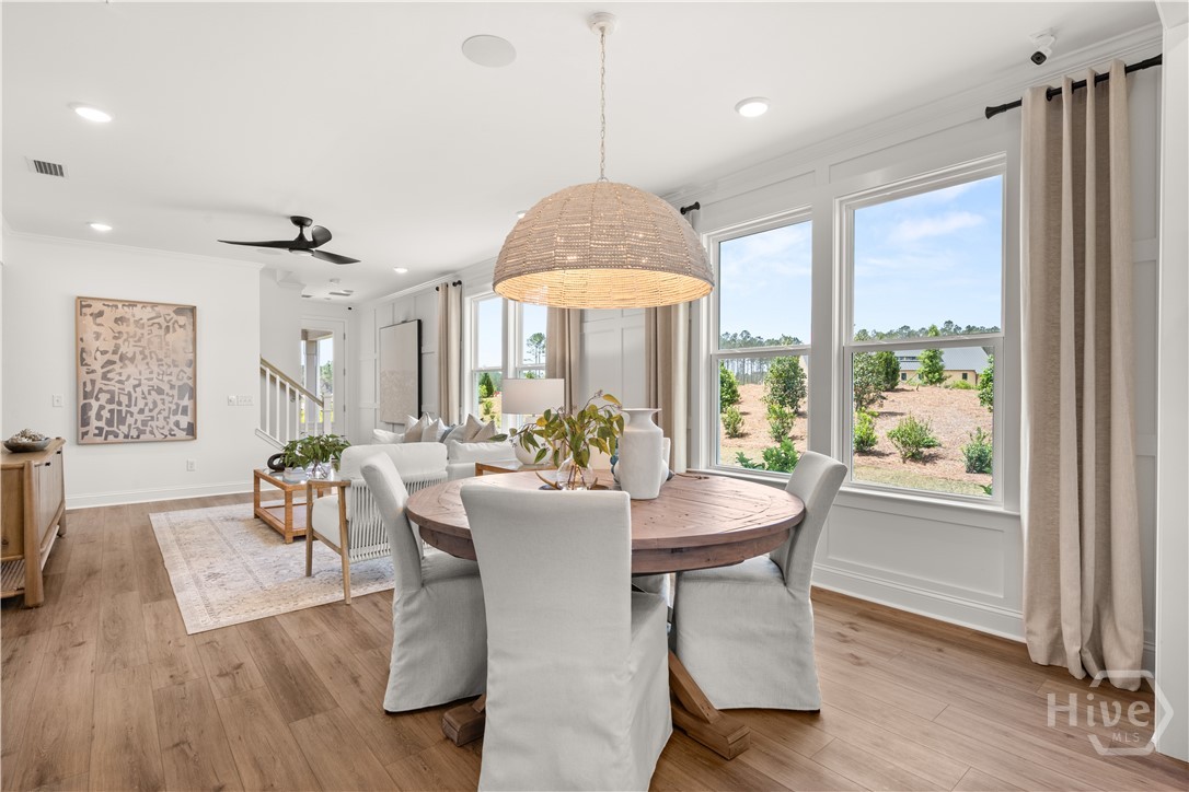 Pictures, photographs, colors, features, and sizes are for illustration purposes only and will vary from the homes as built.