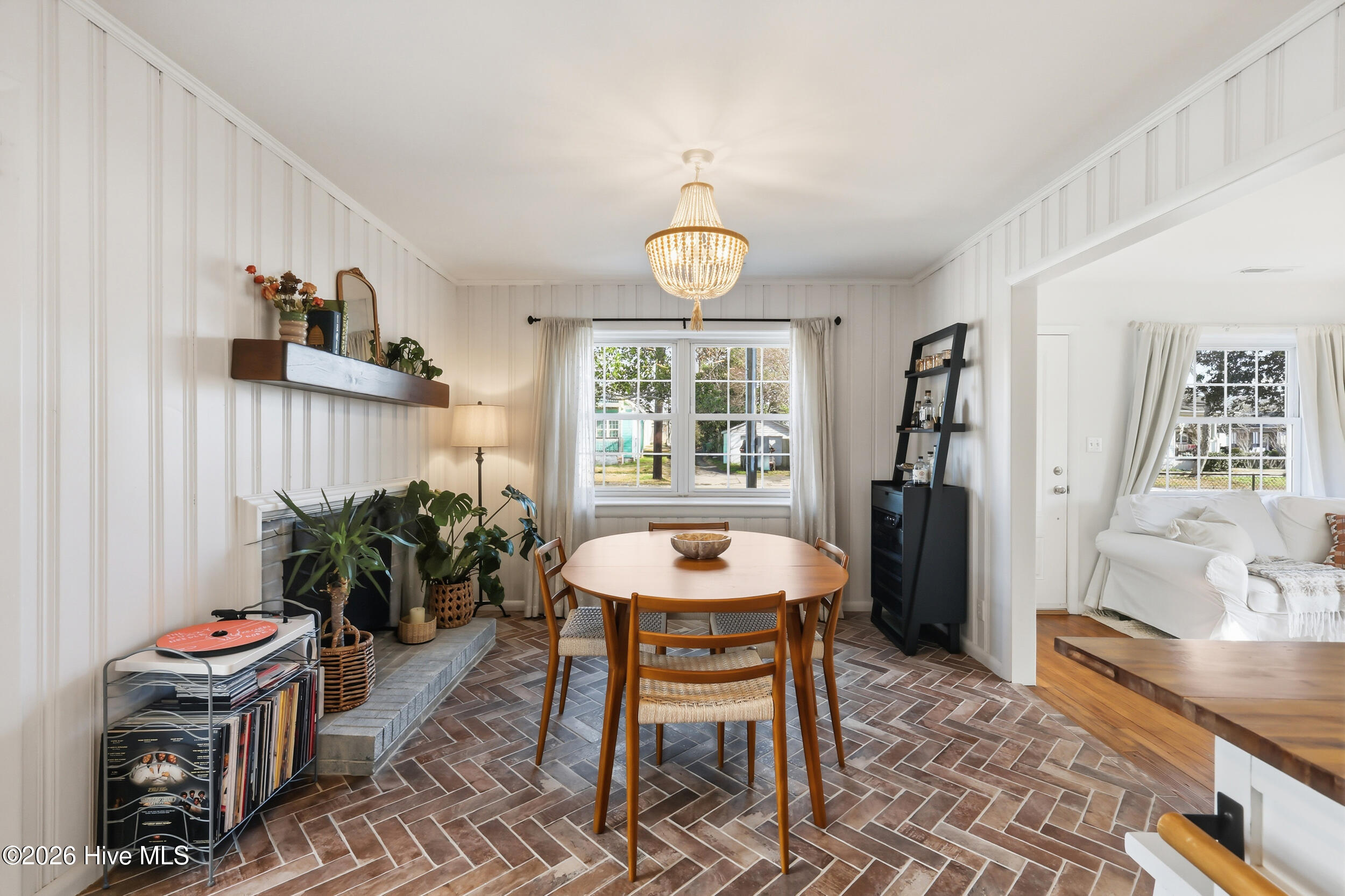 100547874 | Photo 16