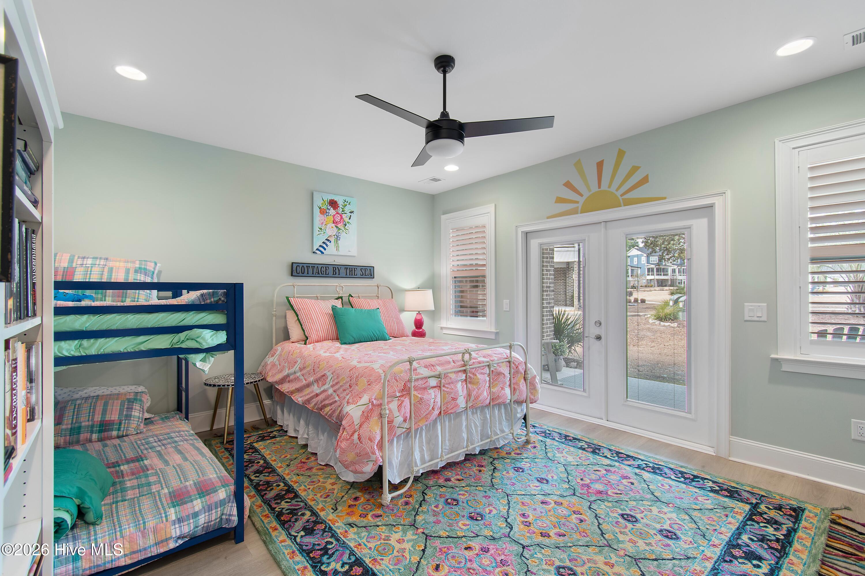 100556755 | Photo 36