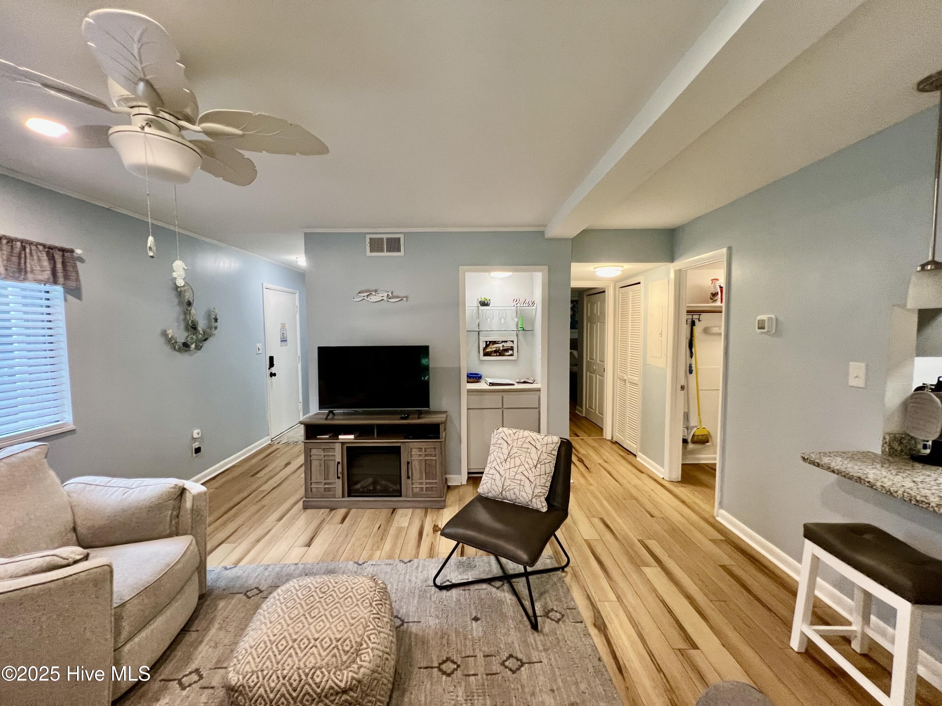 100527241 | Photo 10