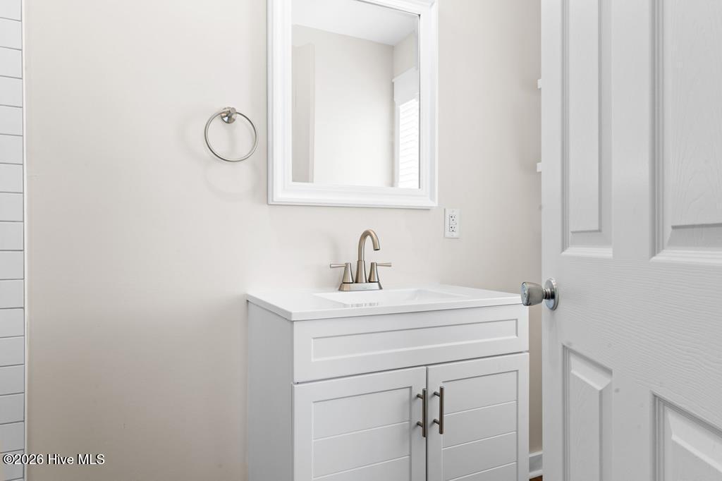 100556593 | Photo 58