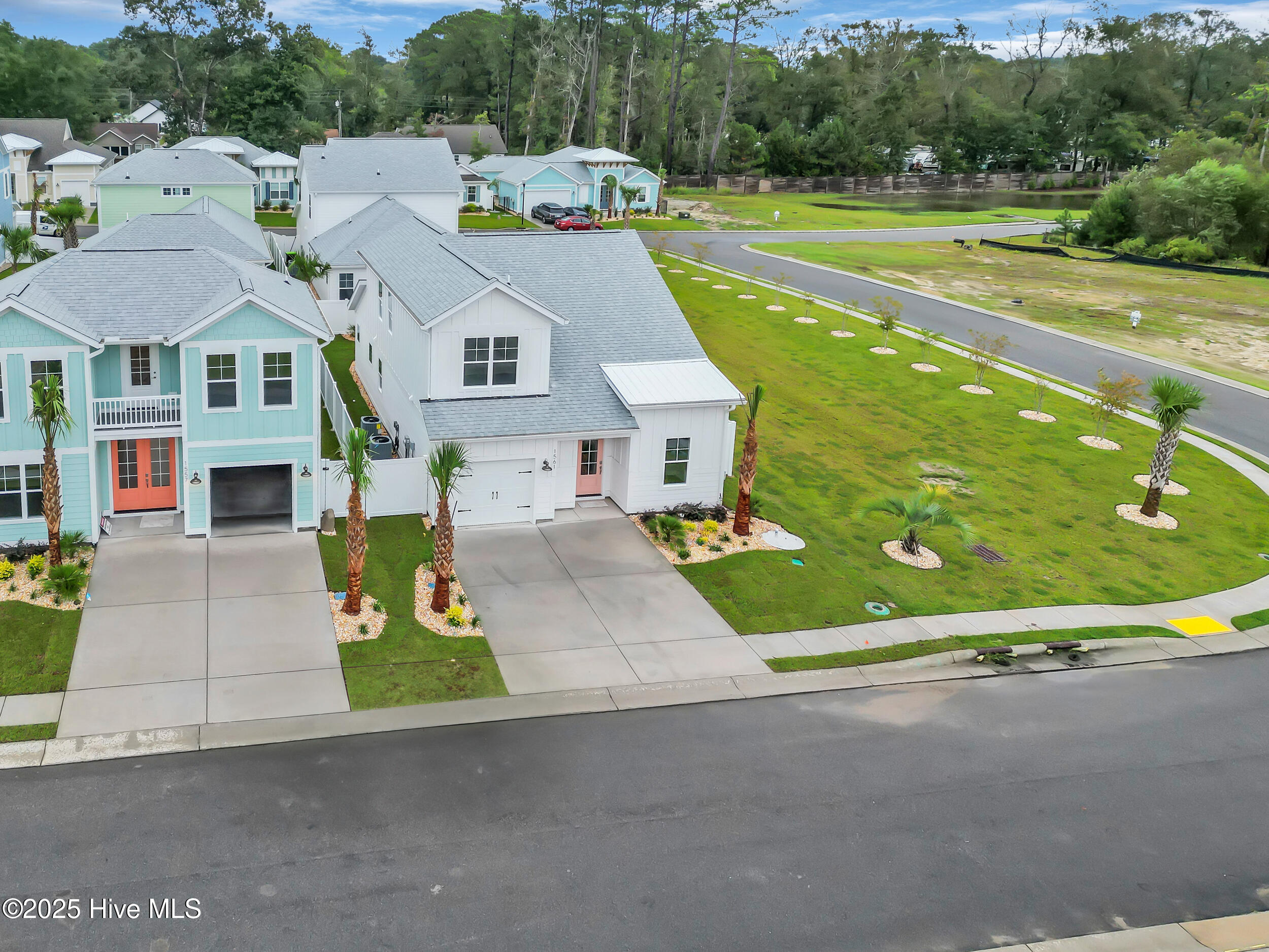 100533655 | Photo 43