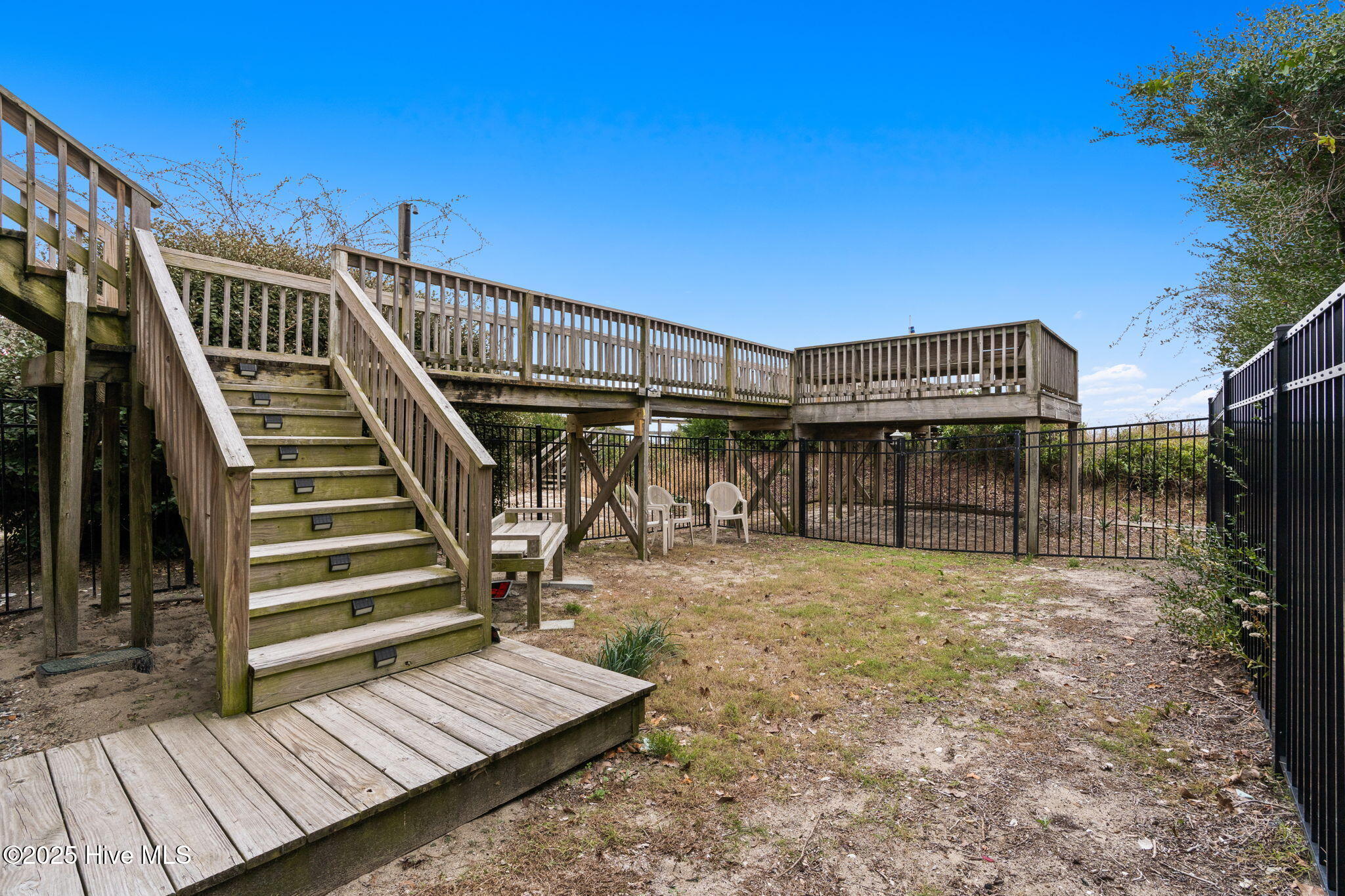 100544843 | Photo 41