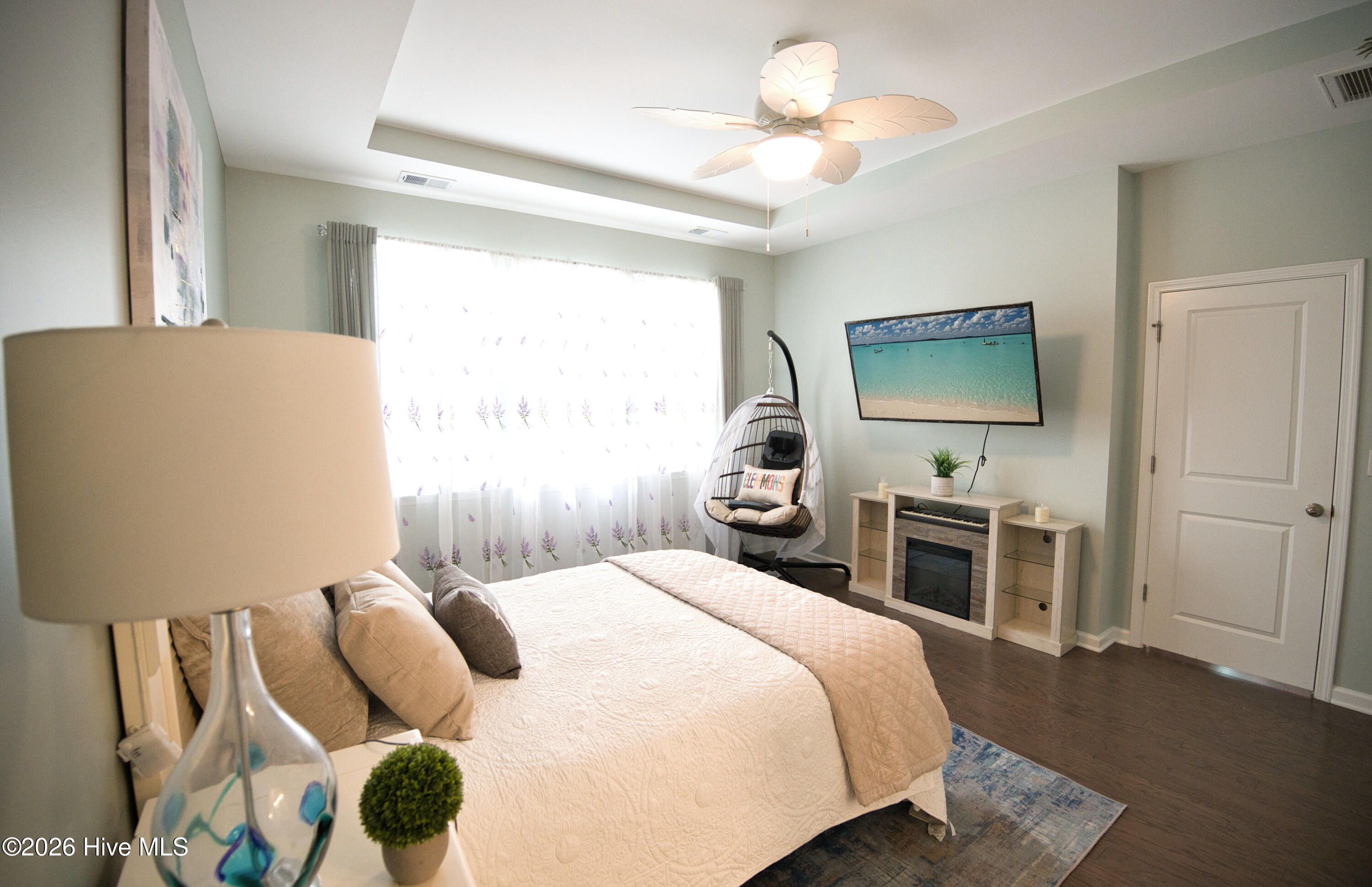 100560358 | Photo 36